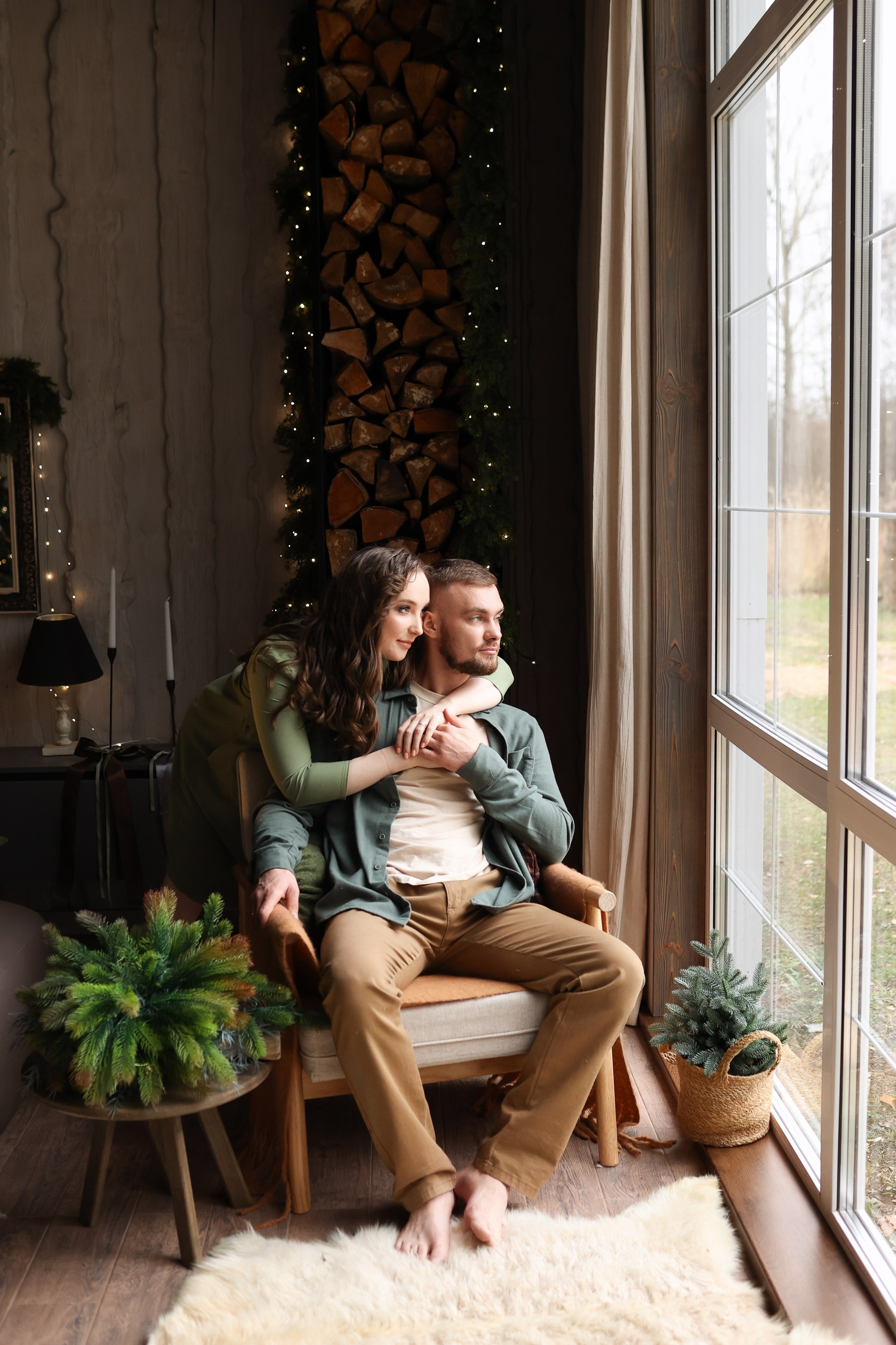 Семейная новогодняя фотосессия в загородном домике. Фотограф Владимир Москва