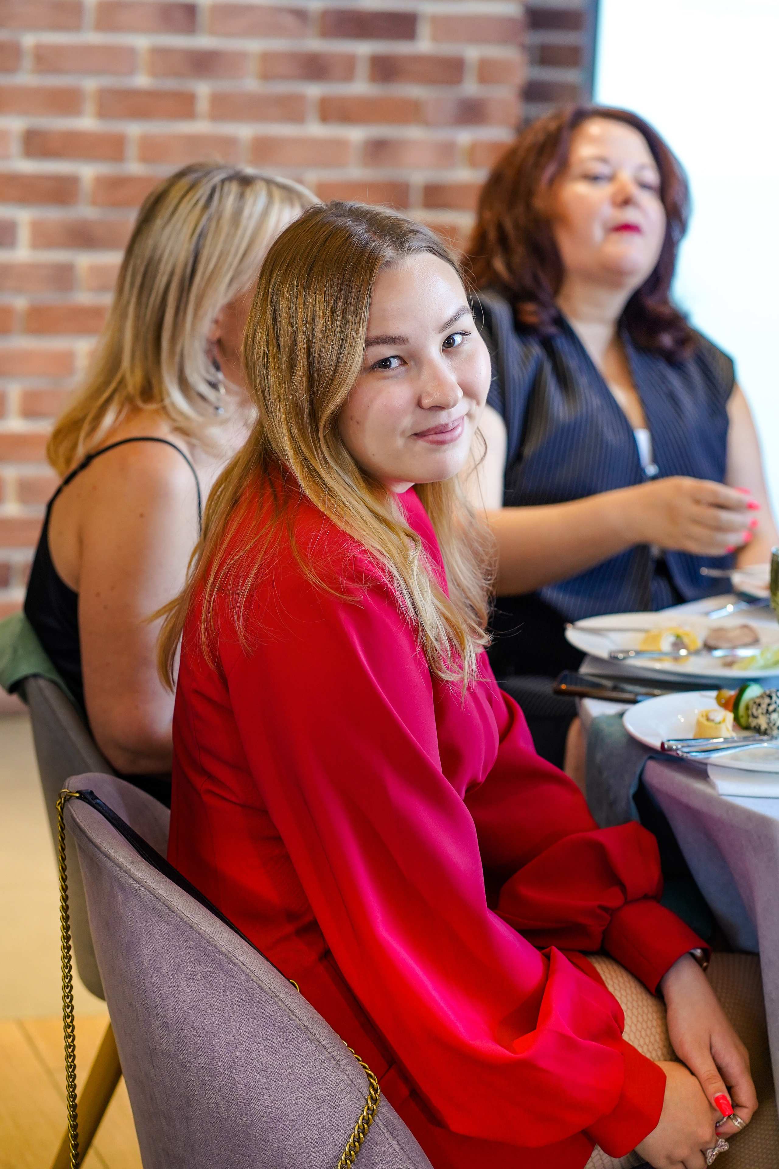 Выпускной вечер, гимназия № 40, 9 класс. Семейный и портретный фотограф в Екатеринбурге Анна Лобанова