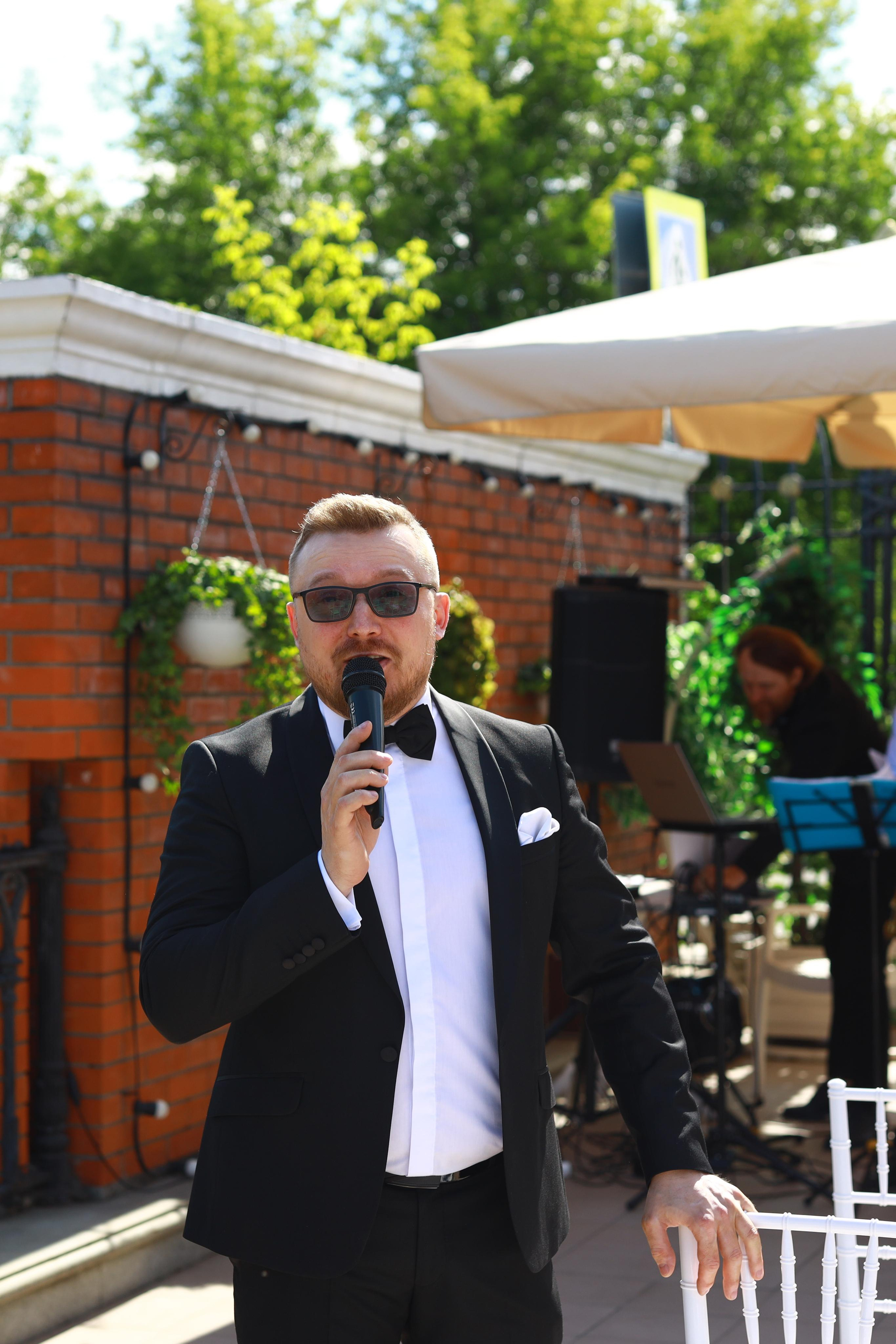 Фото ведущего Сергея Рябинина. Фотографии со свадеб, корпоративов, юби. Ведущий на свадьбу, корпоратив и юбилей в Москве Сергей Рябинин