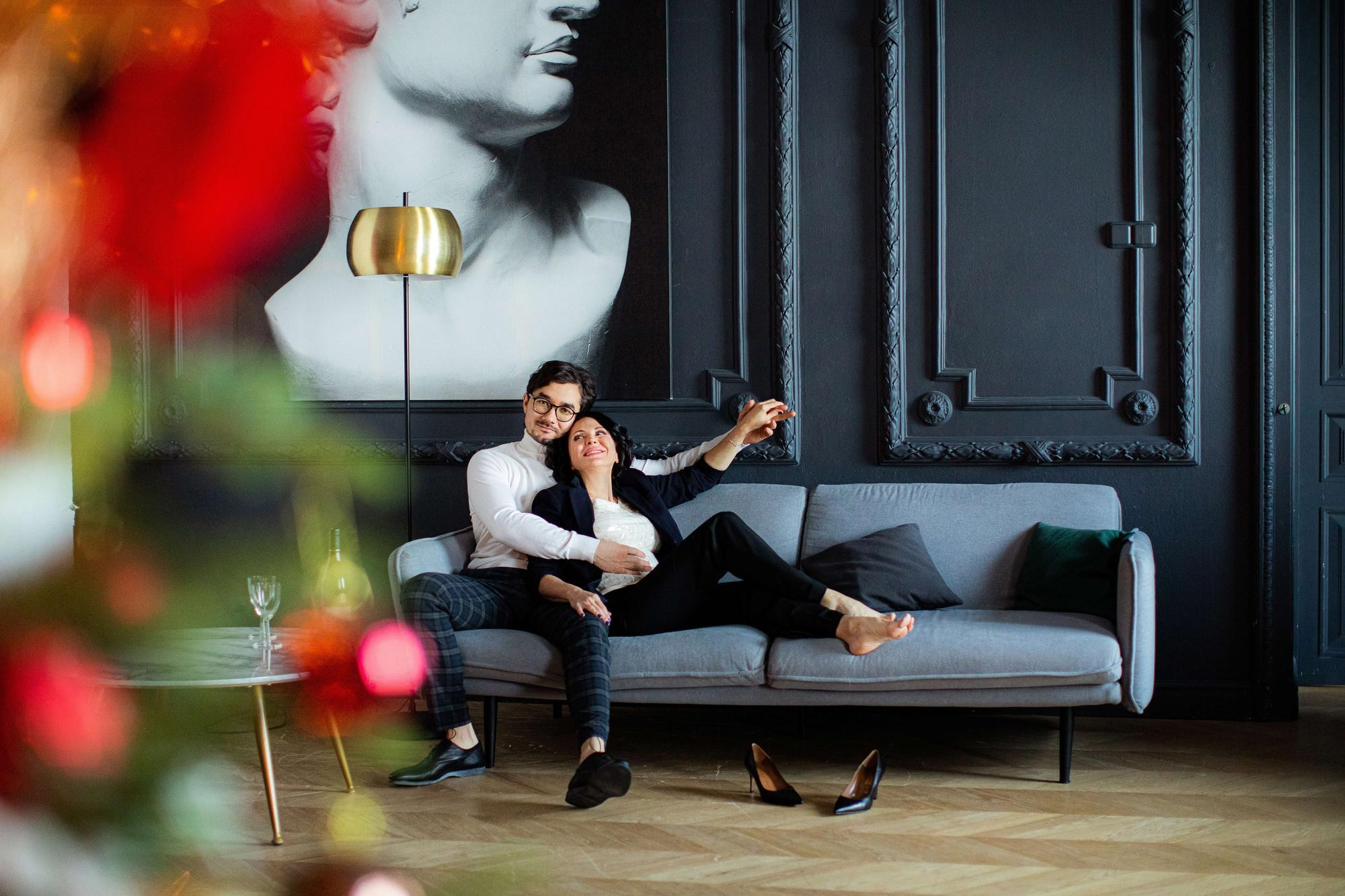 Фотосессия лав стори Андрея и Марии в фотостудии