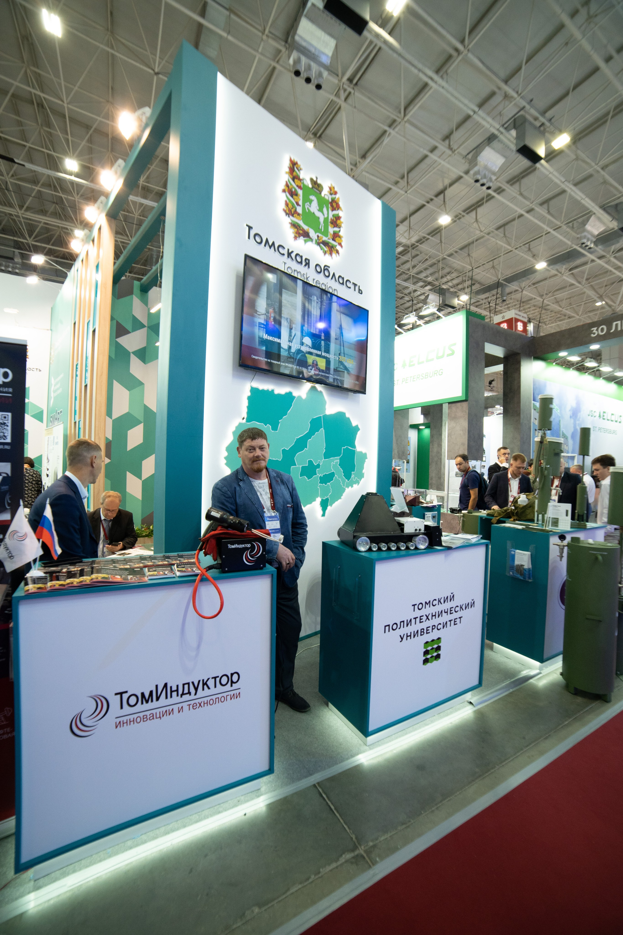 Выставочные стенды. Профессиональный портретный фотограф в Москве Владимир Глаголев