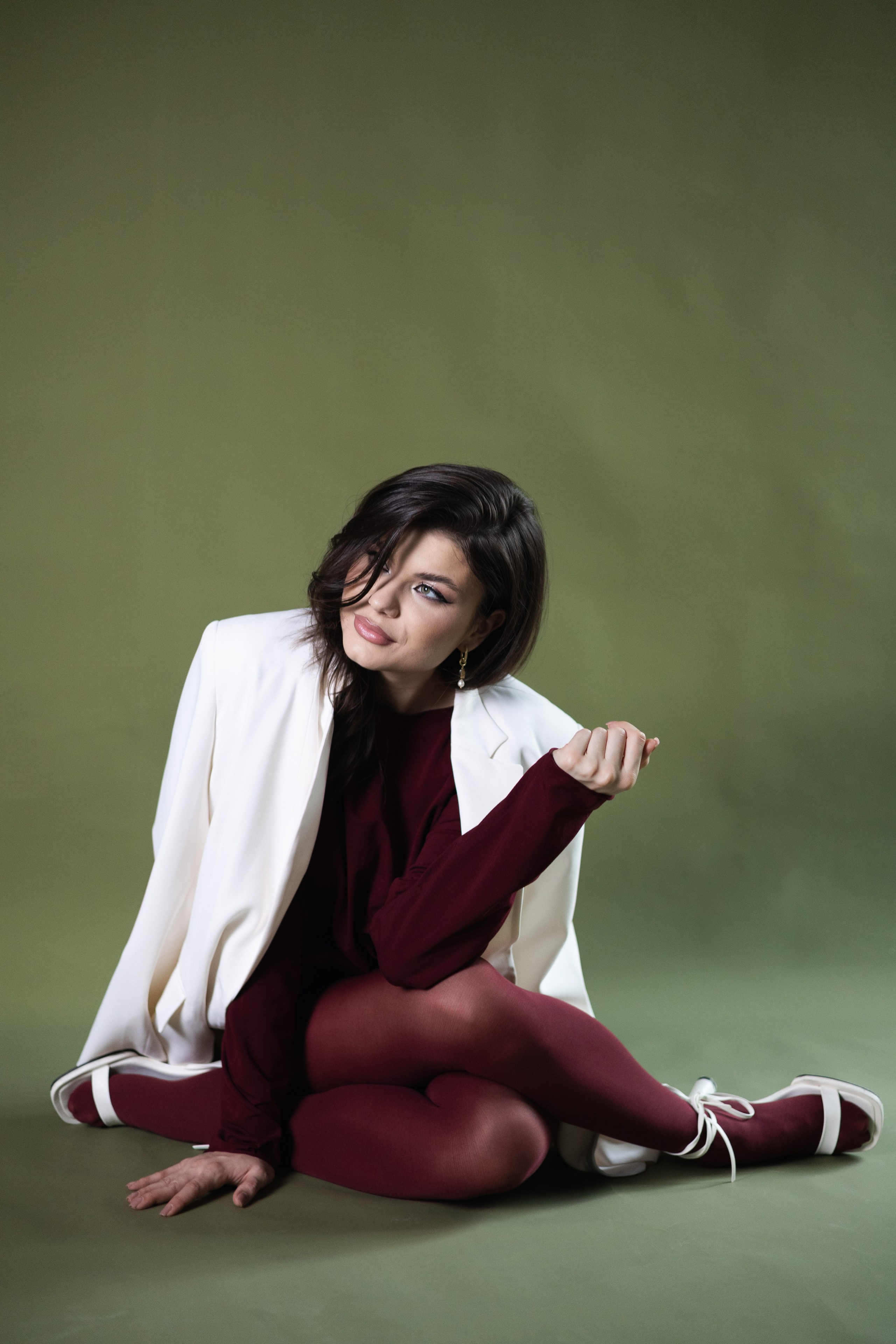 Студийная съемка. Привет, меня зовут Юлия Великая!