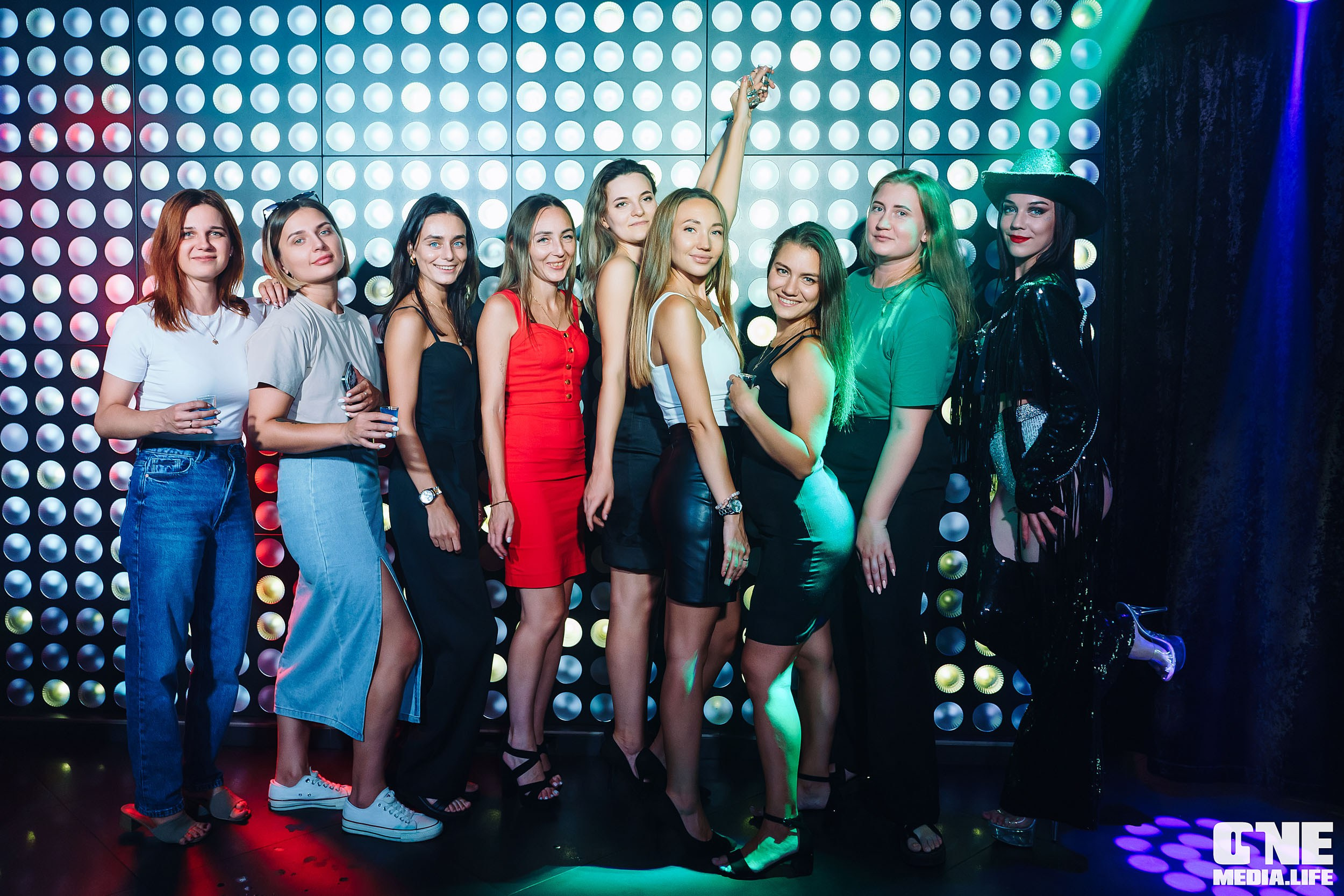 Фоторепортаж из караоке-клуба Эйфория. One Media Life: фоторепортажи, фотоотчеты с мероприятий и заведений