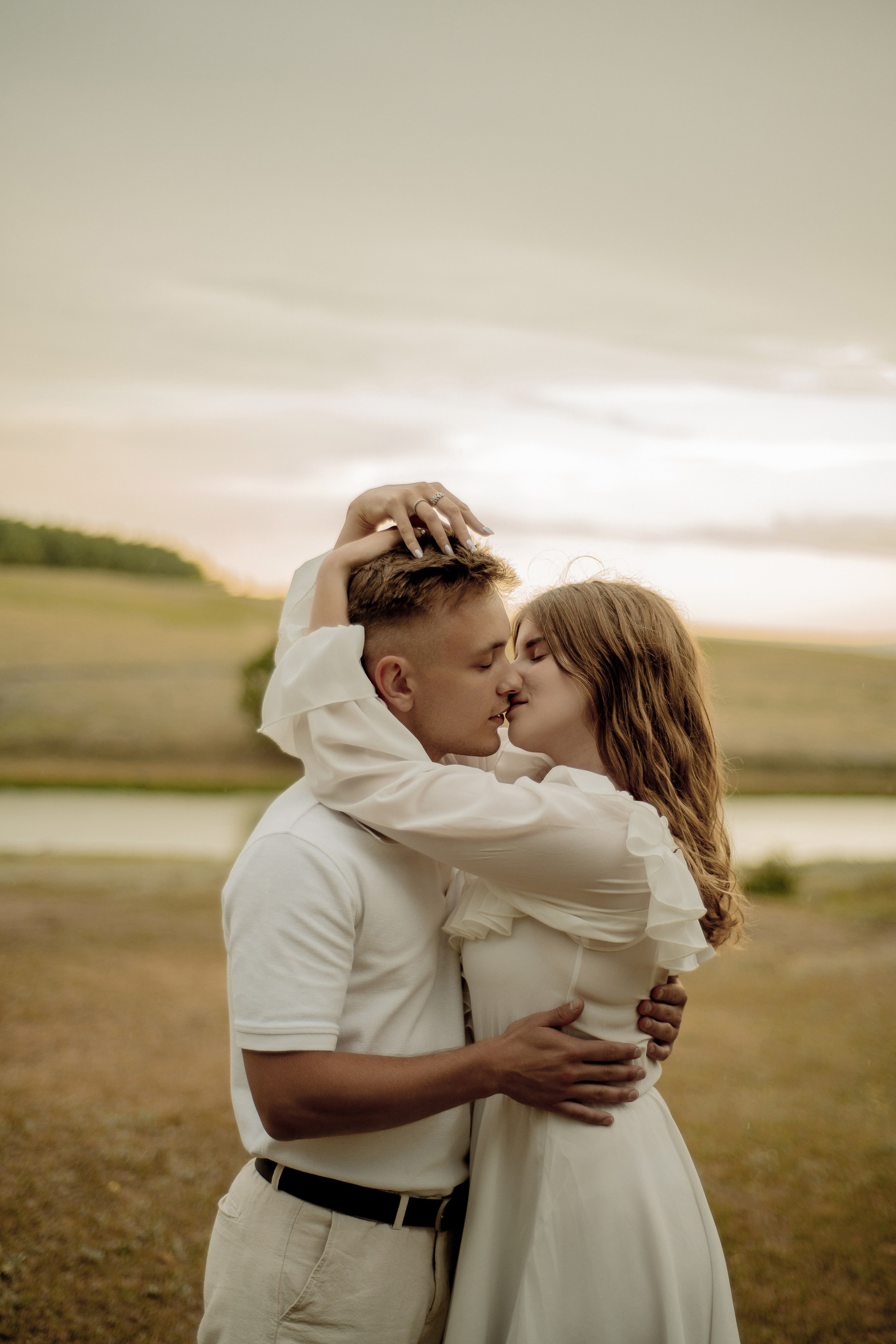 Любовь и желтые цветочки. Фотограф Мария Стрелкова