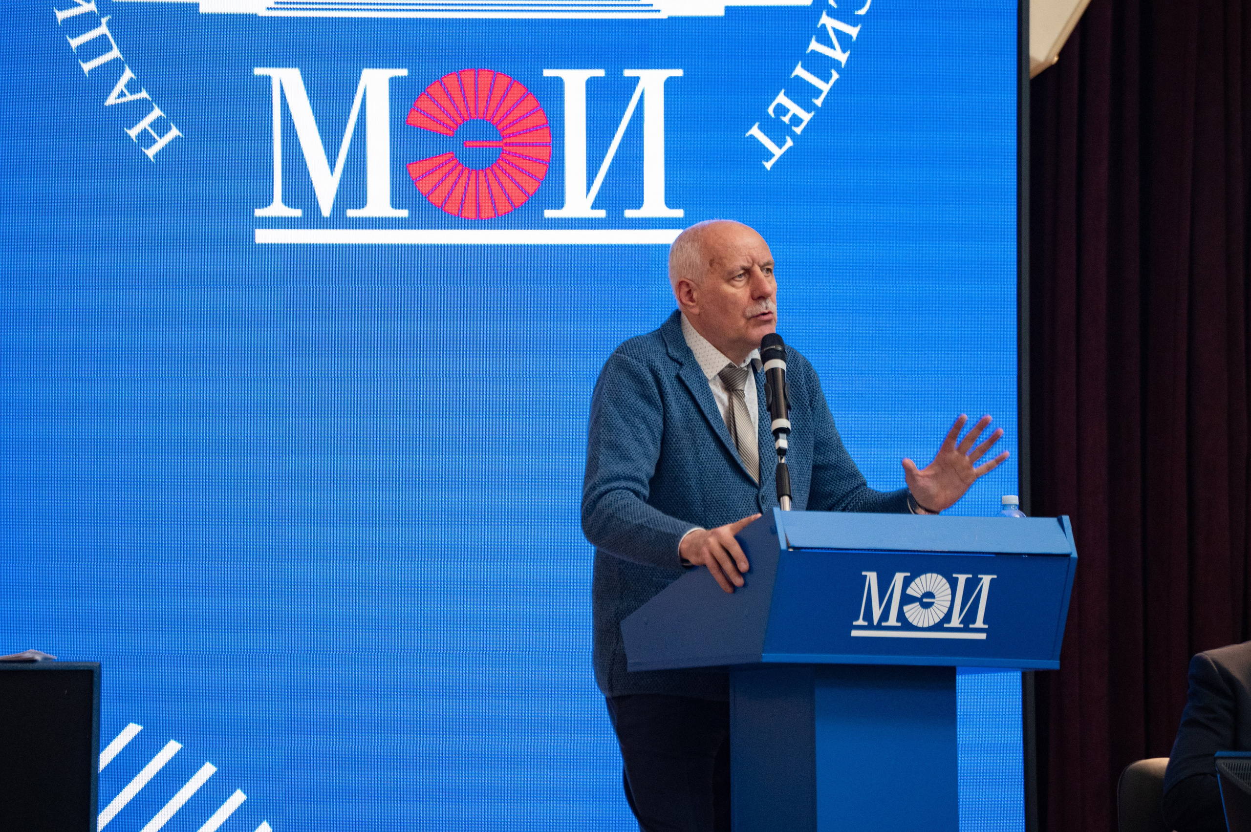 РАВИФОРУМ по ВИЭ и электротранспорту в МЭИ. Фотограф Мария