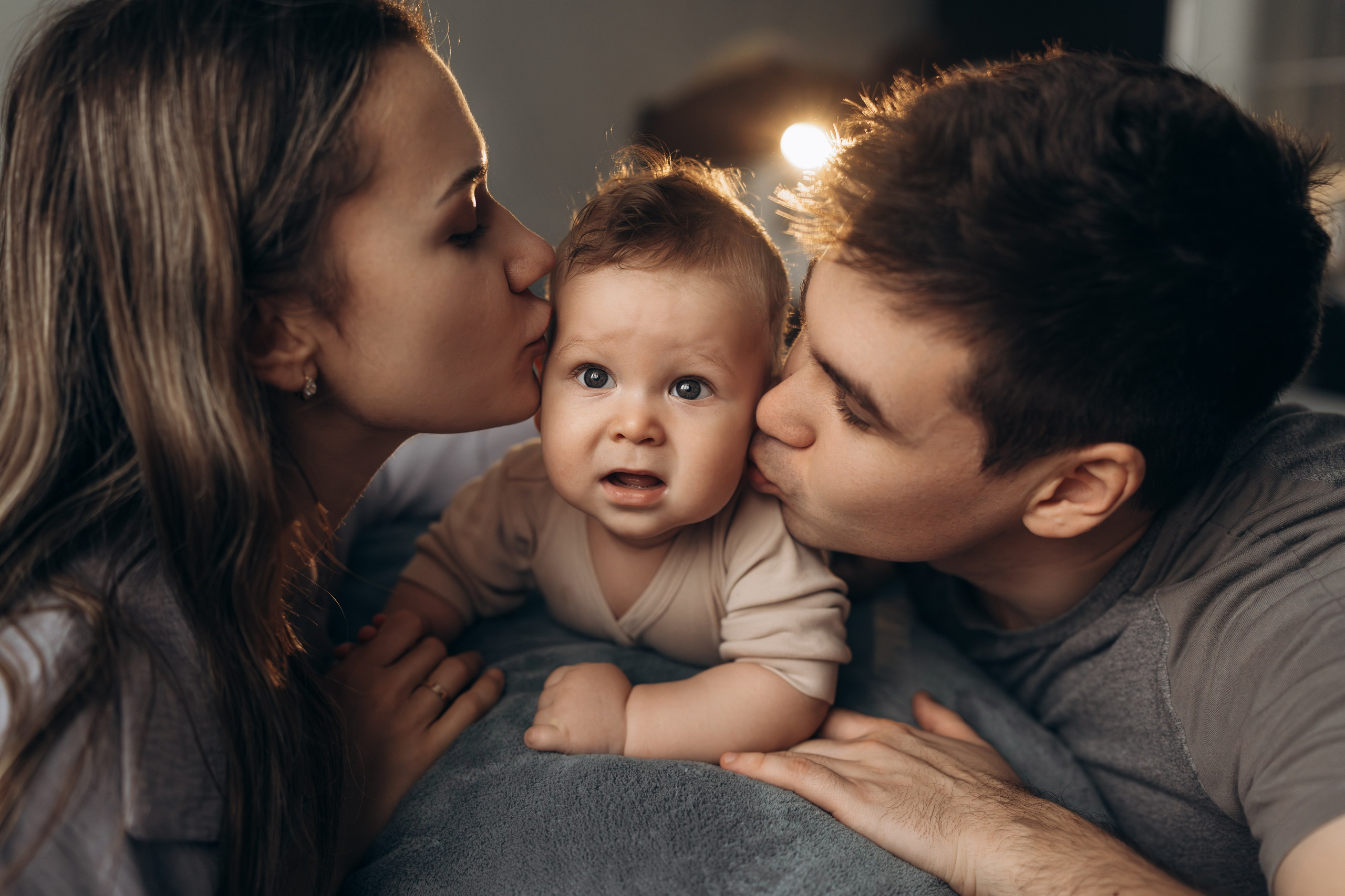 Домашняя фотосессия для Тани, Леши и Ромочки. Детский, семейный и ньюборн фотограф в Москве Юлия Шуарт