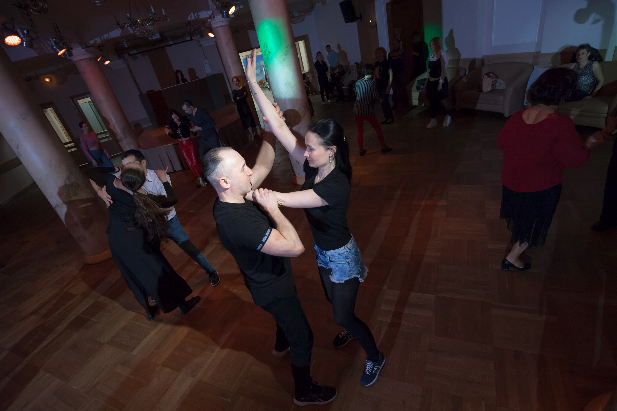 Вечер бачаты. Семейный и предметный фотограф Мария Львова Санкт-Петербург flitphoto