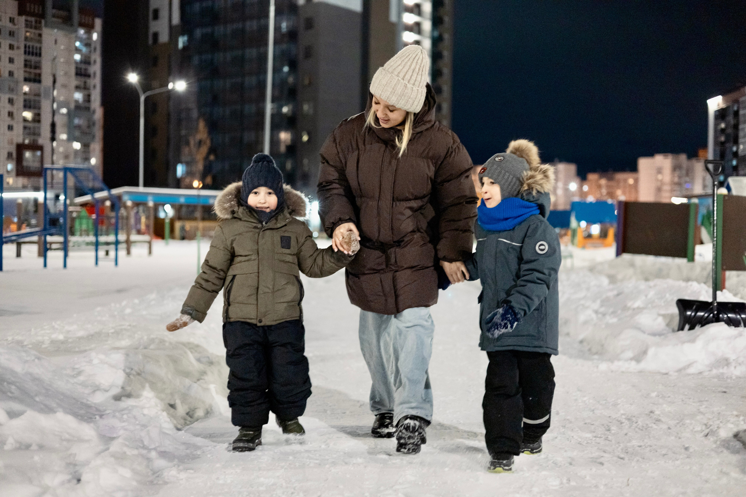 Анна Исаева. Мама и опекун двоих братьев и сестры. Репортажный фотограф Наталья Лапцевич