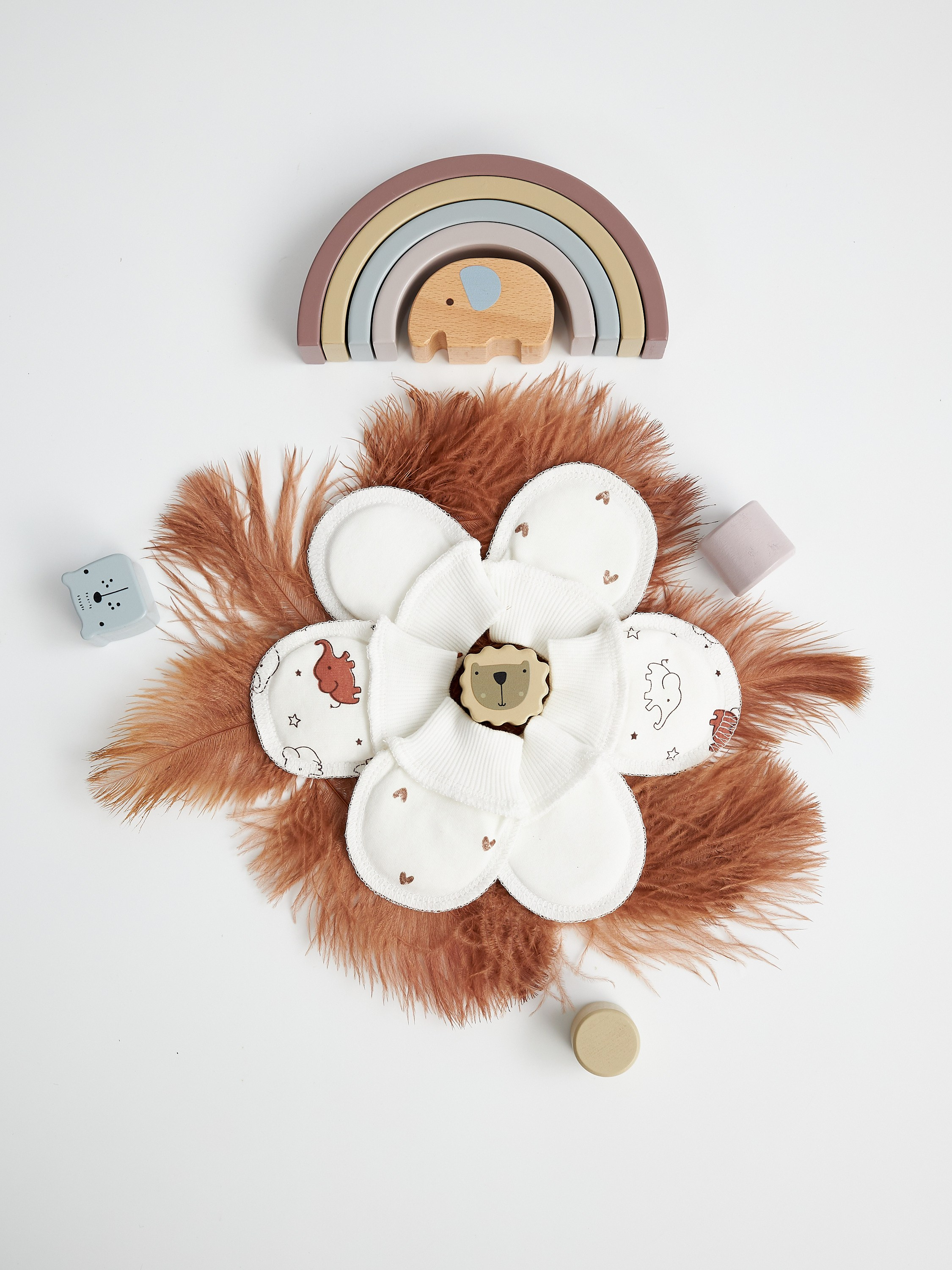 Фотосъемка детской одежды раскладкой для маркетплейсов. Алексей Темнов — фотограф в Пятигорске