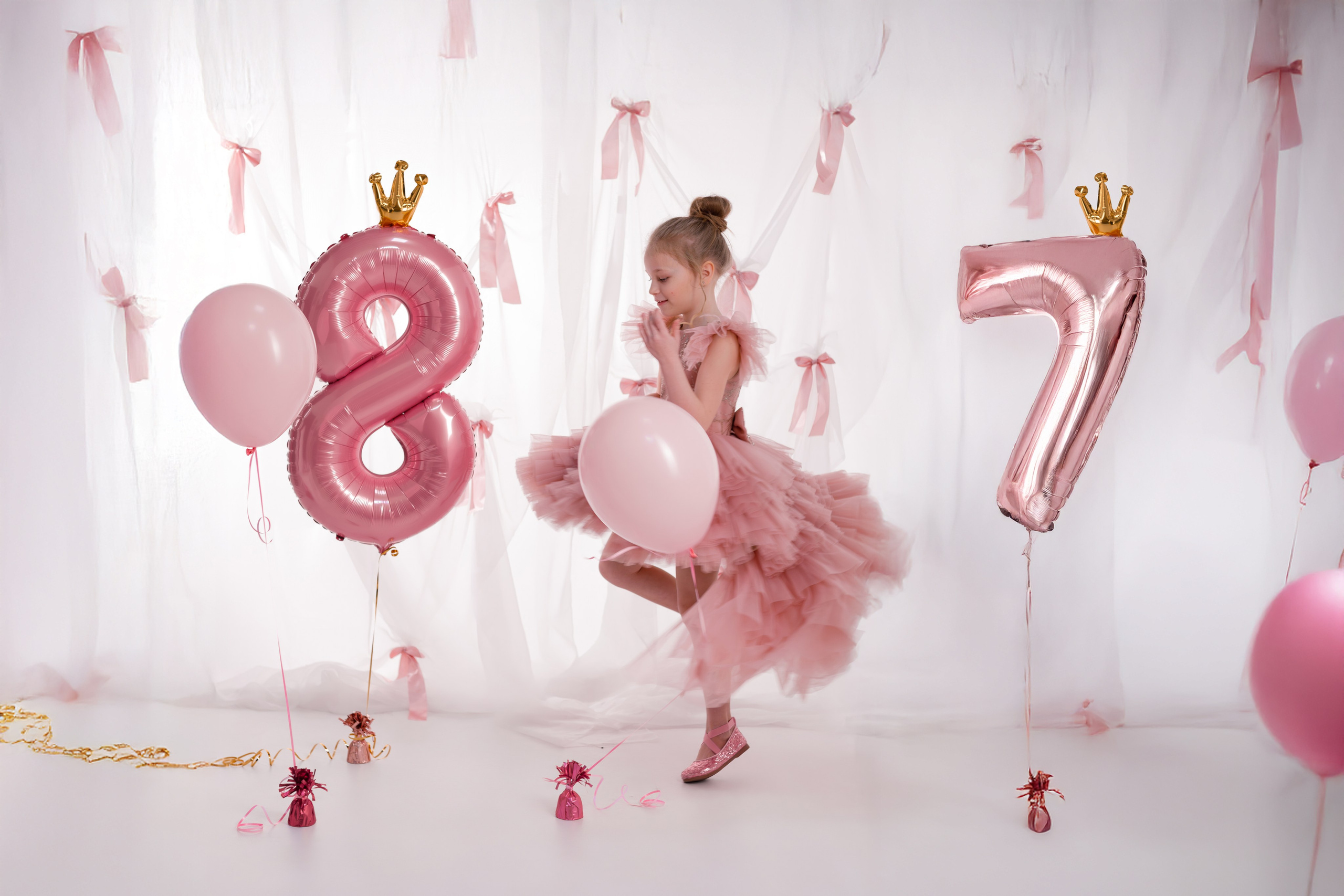 Фотосессия на День Рождения для девочек — сладкий праздник в сказочных декорациях. Детский студийный фотограф Сочи