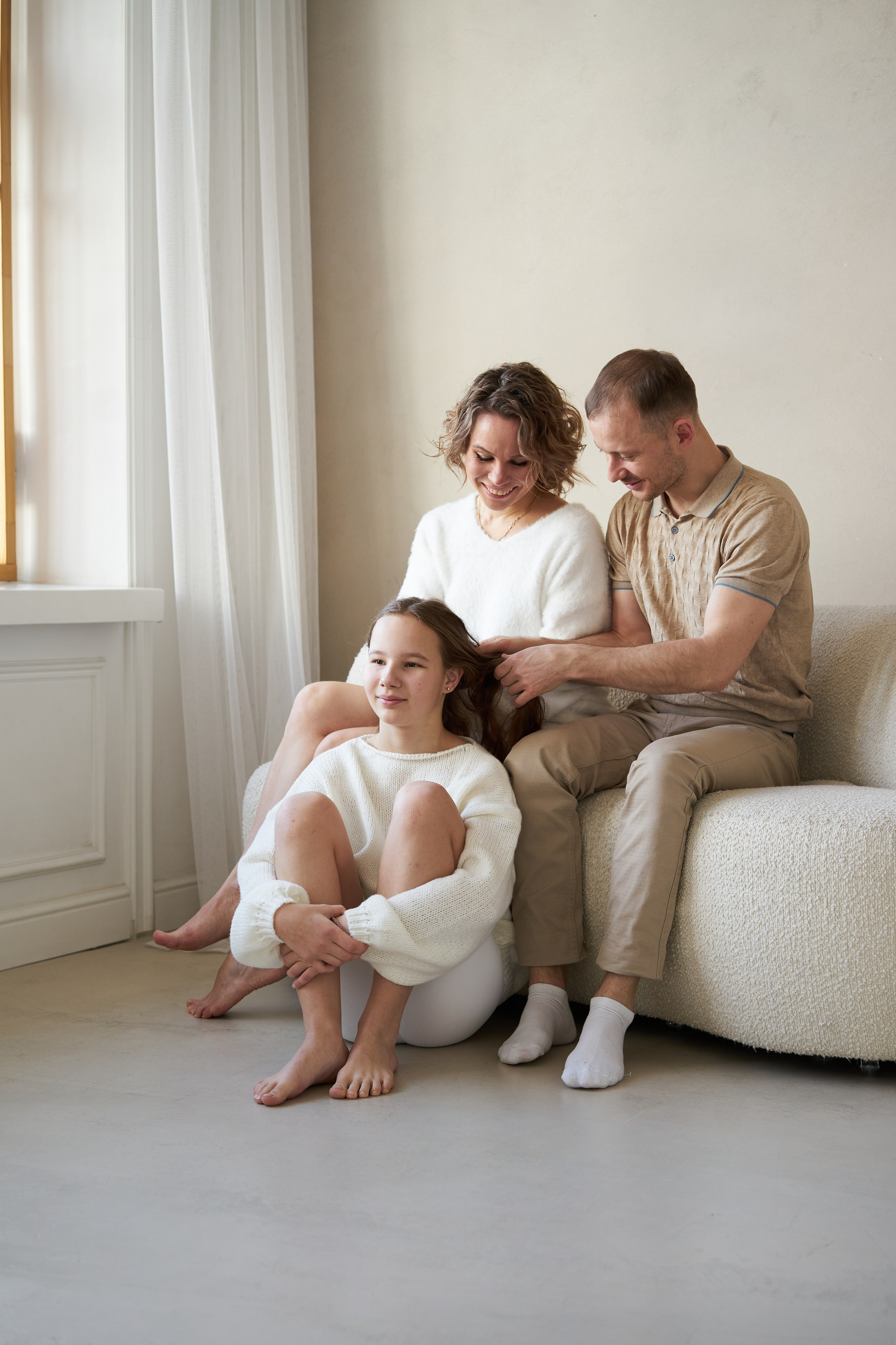 Семейная фотосессия в студии. Фотограф Екатеринбург Кокшарова Александра