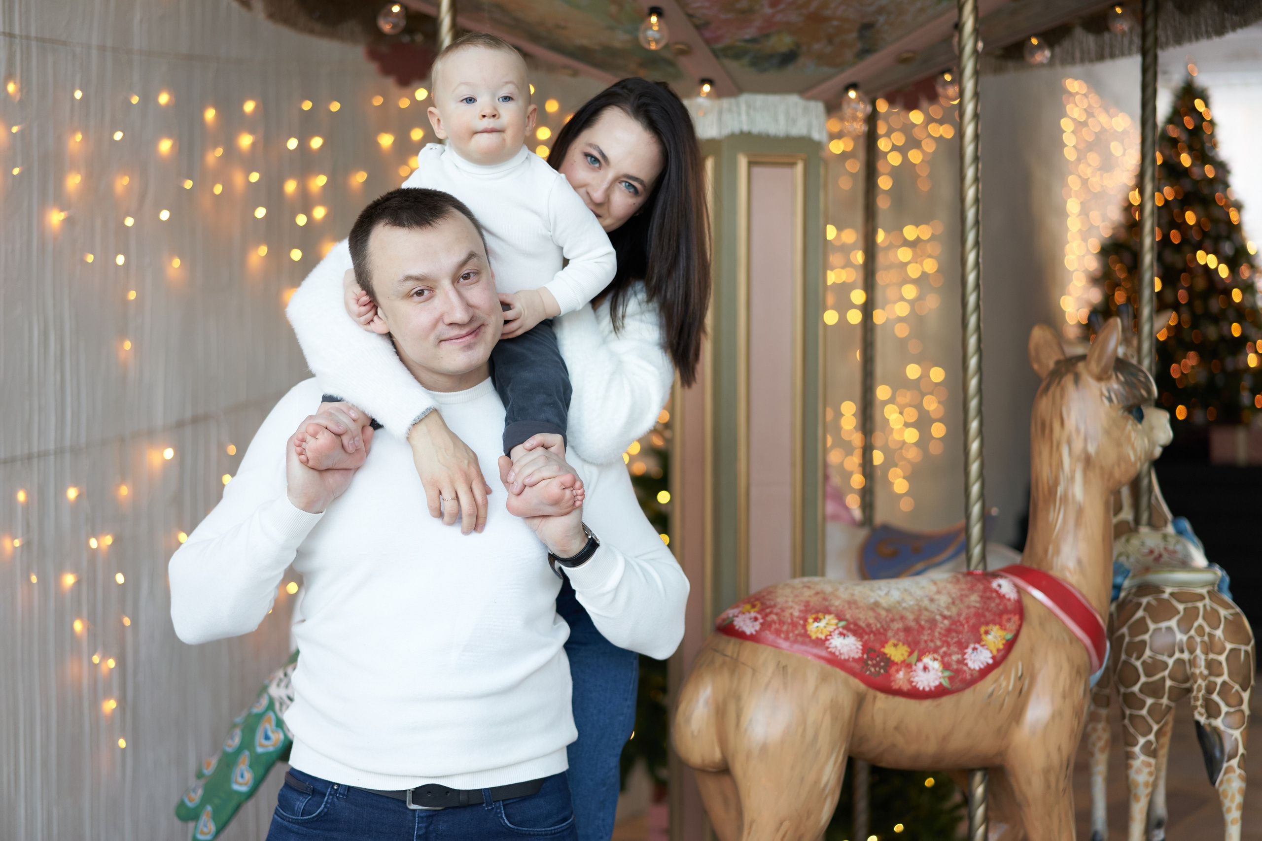 Семейная фотосессия в студии. Фотограф Екатеринбург Кокшарова Александра