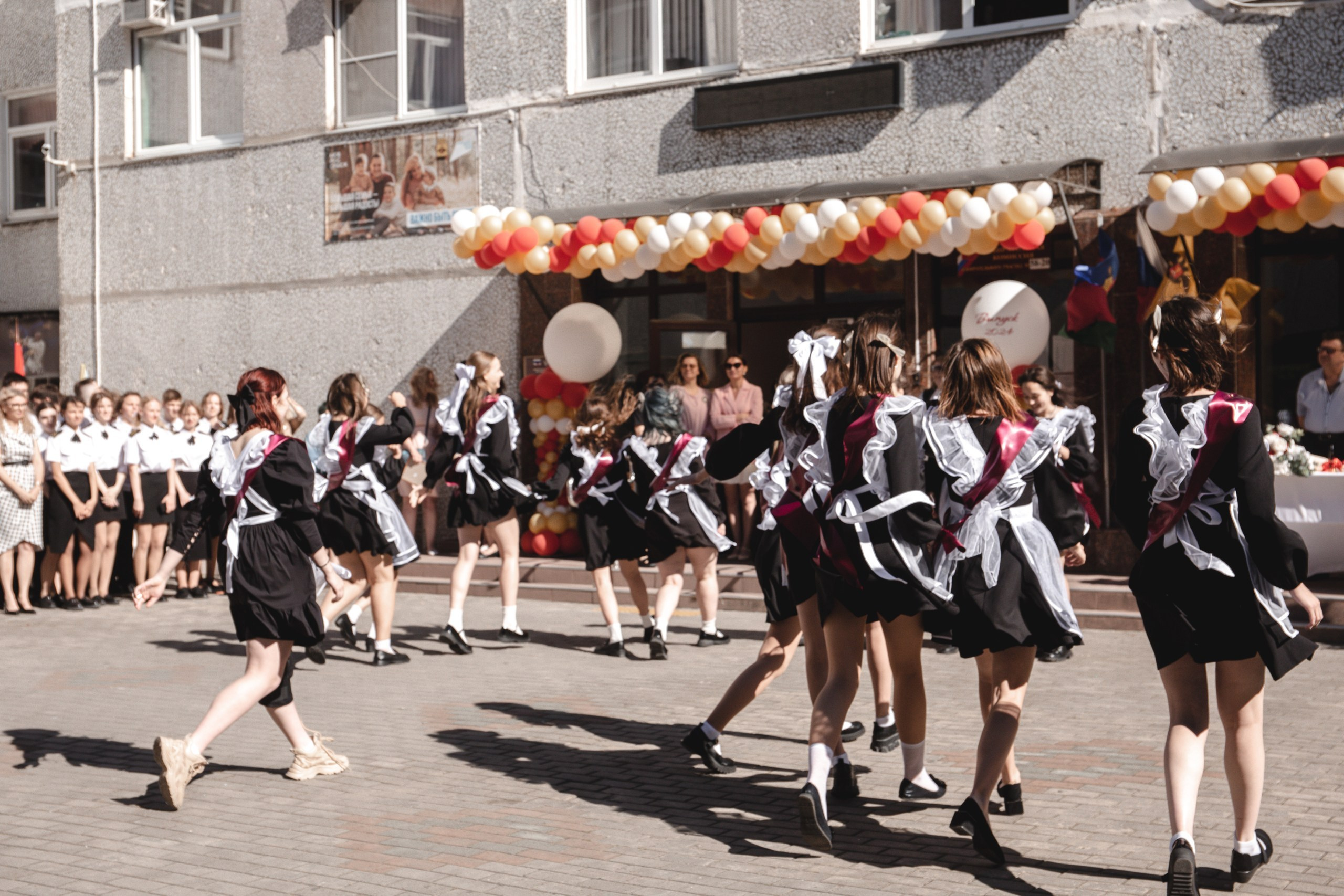 11 класс 33 школа. Выпускные альбомы Натальи Бутко: Новороссийск, Анапа, Геленджик