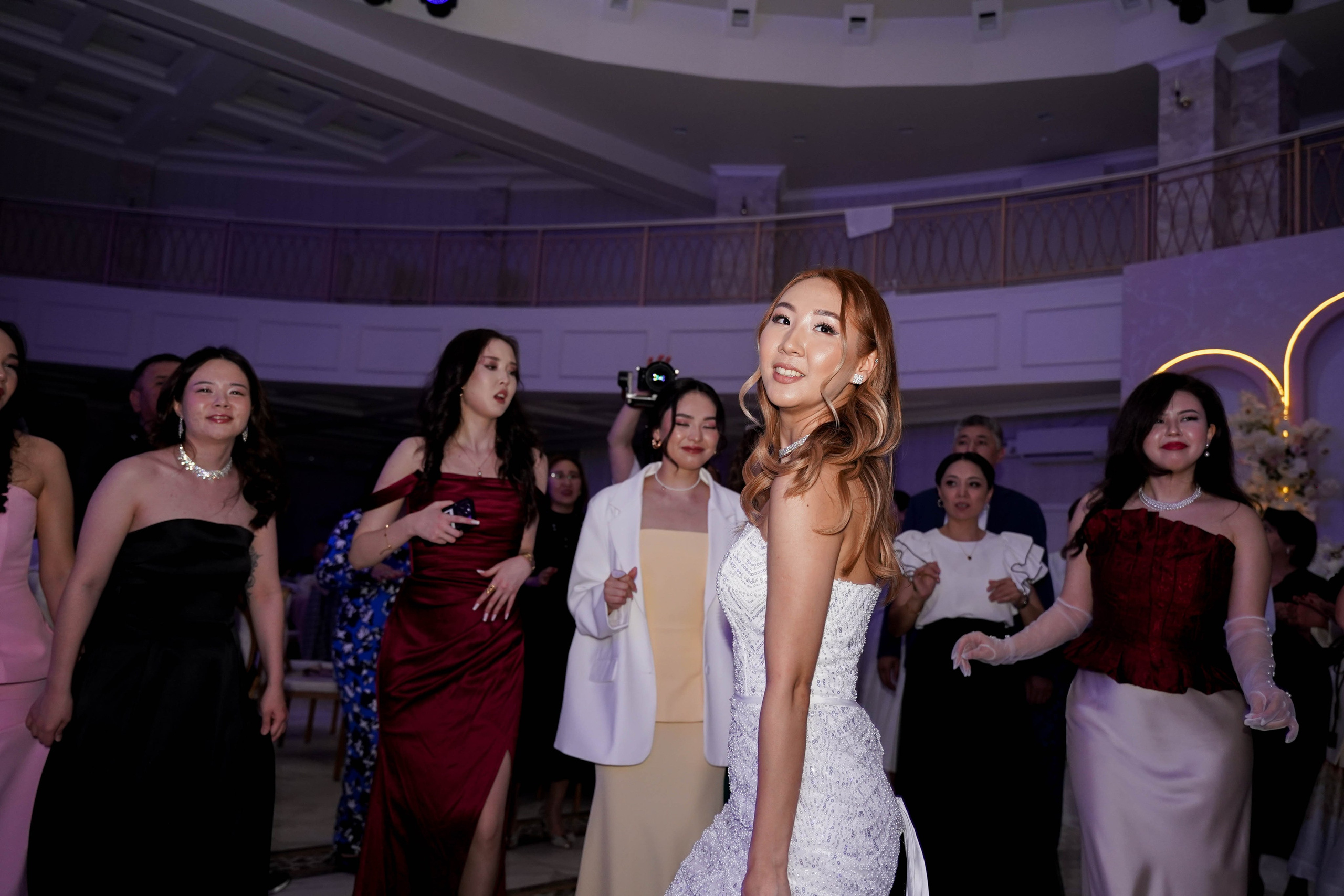 Dana uzatu. Фотограф Ернар Ержанов