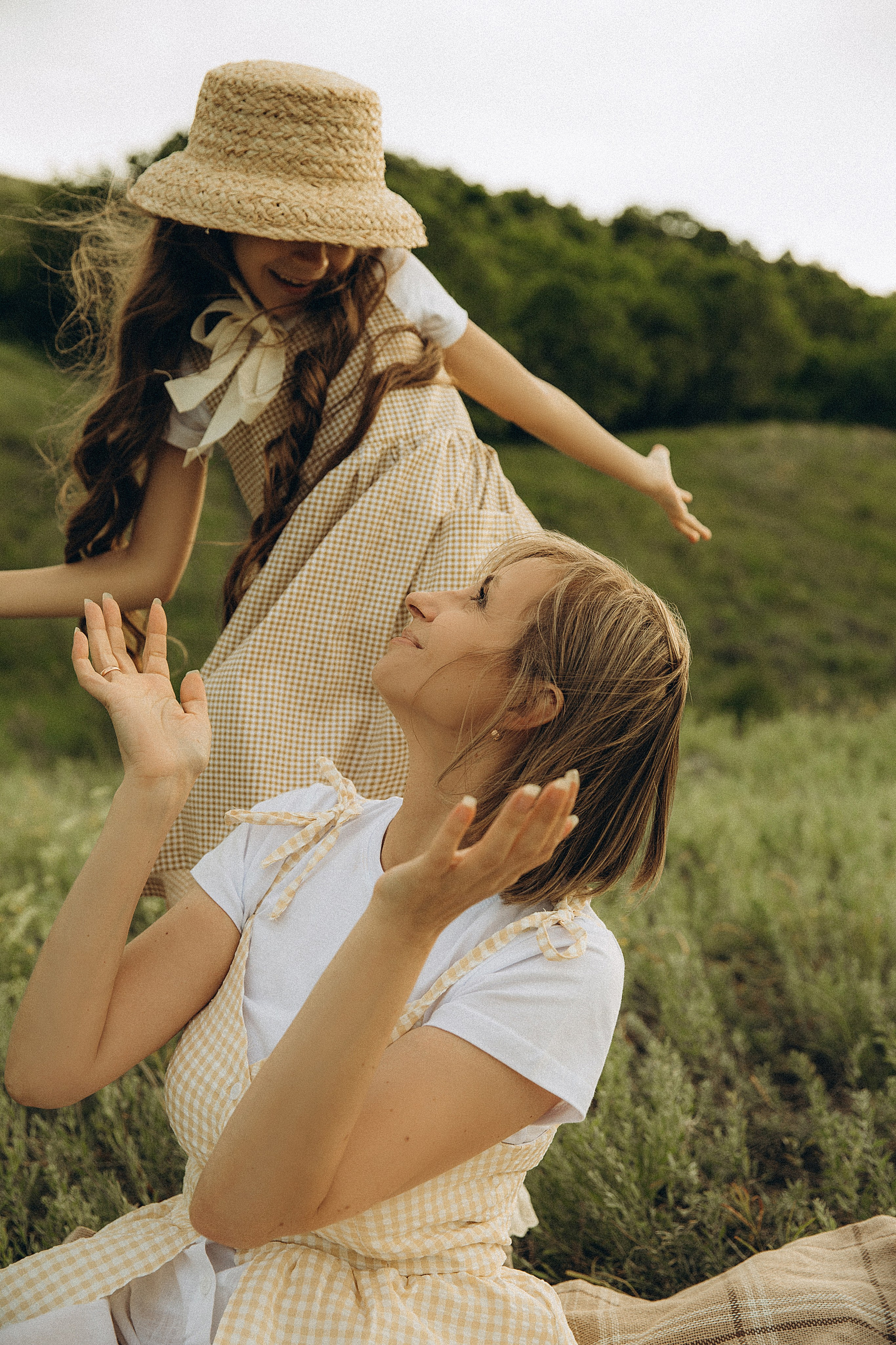 Елена и Вика. Свадебный и семейный фотограф в Саратове Виолетта Привалова