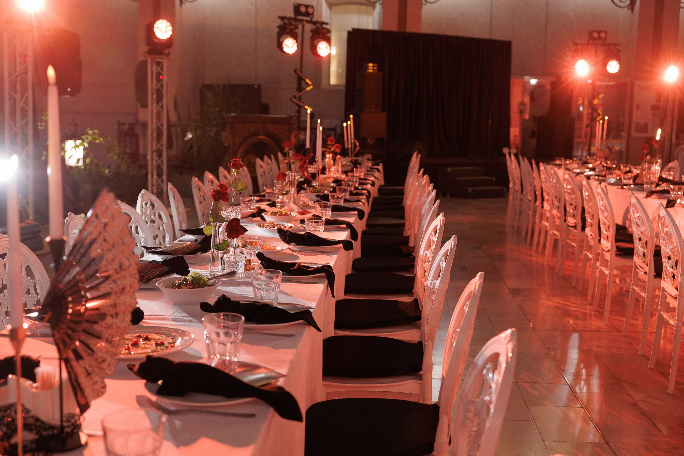 Фотограф на съемкку копоратива. Контент для бизнеса в Екатеринбурге Полдень Медиа