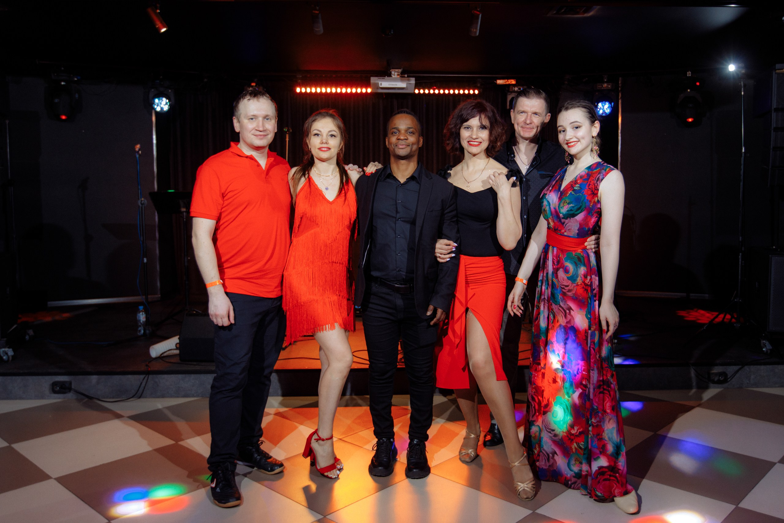 ISALSА. Вечеринка в школе танцев. Свадебный фотограф в Ярославле Анастасия Архипова