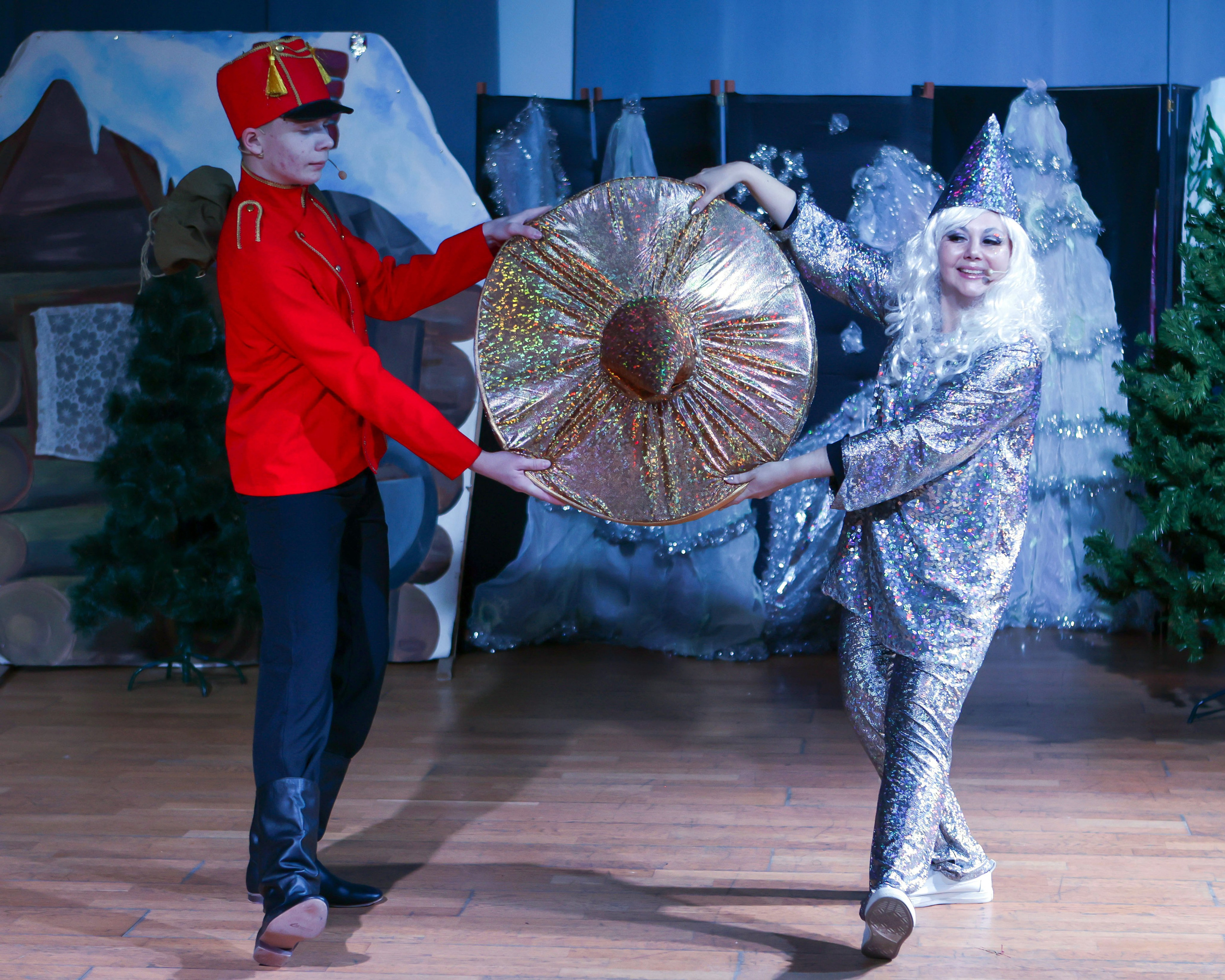 Новогодняя скачзка центр детского творчесва Подольск. Выпускные альбомы и школьный фотограф в Подольске, Троицке, Щербинке, Москве и Московской области