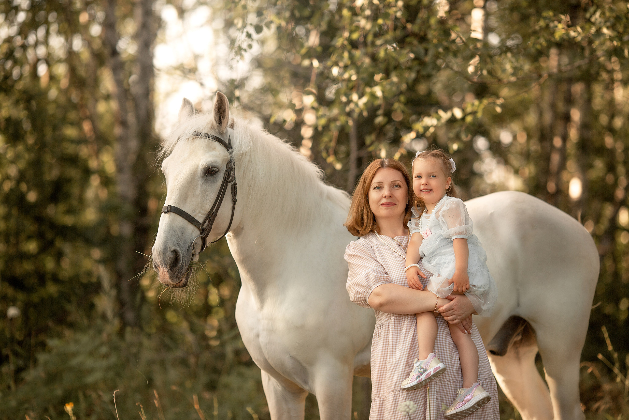 Кристина и семья с Воробьем. Фотосессия с лошадьми в Нижнем Новгороде
