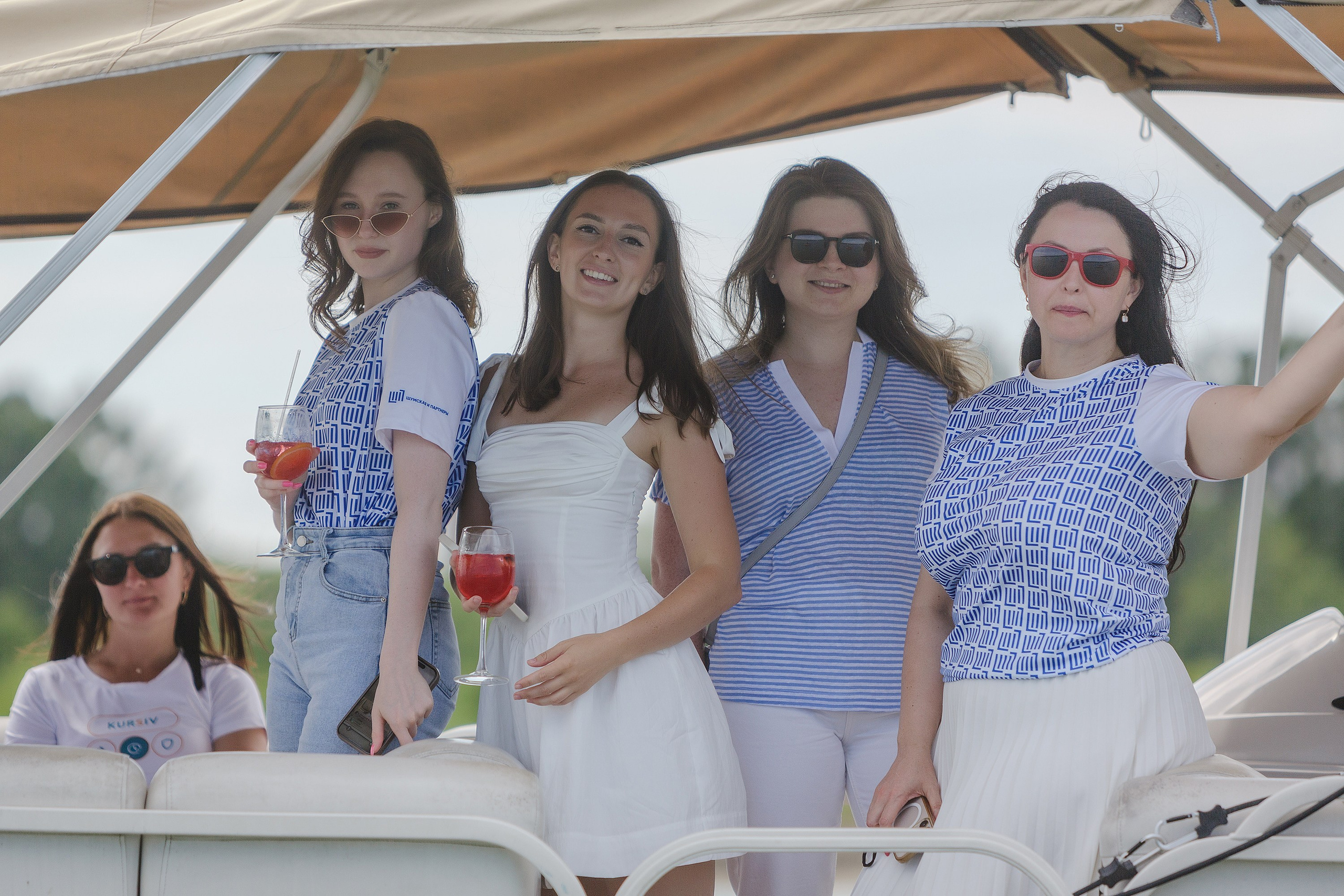 ЯХТИНГ. Roman Photo