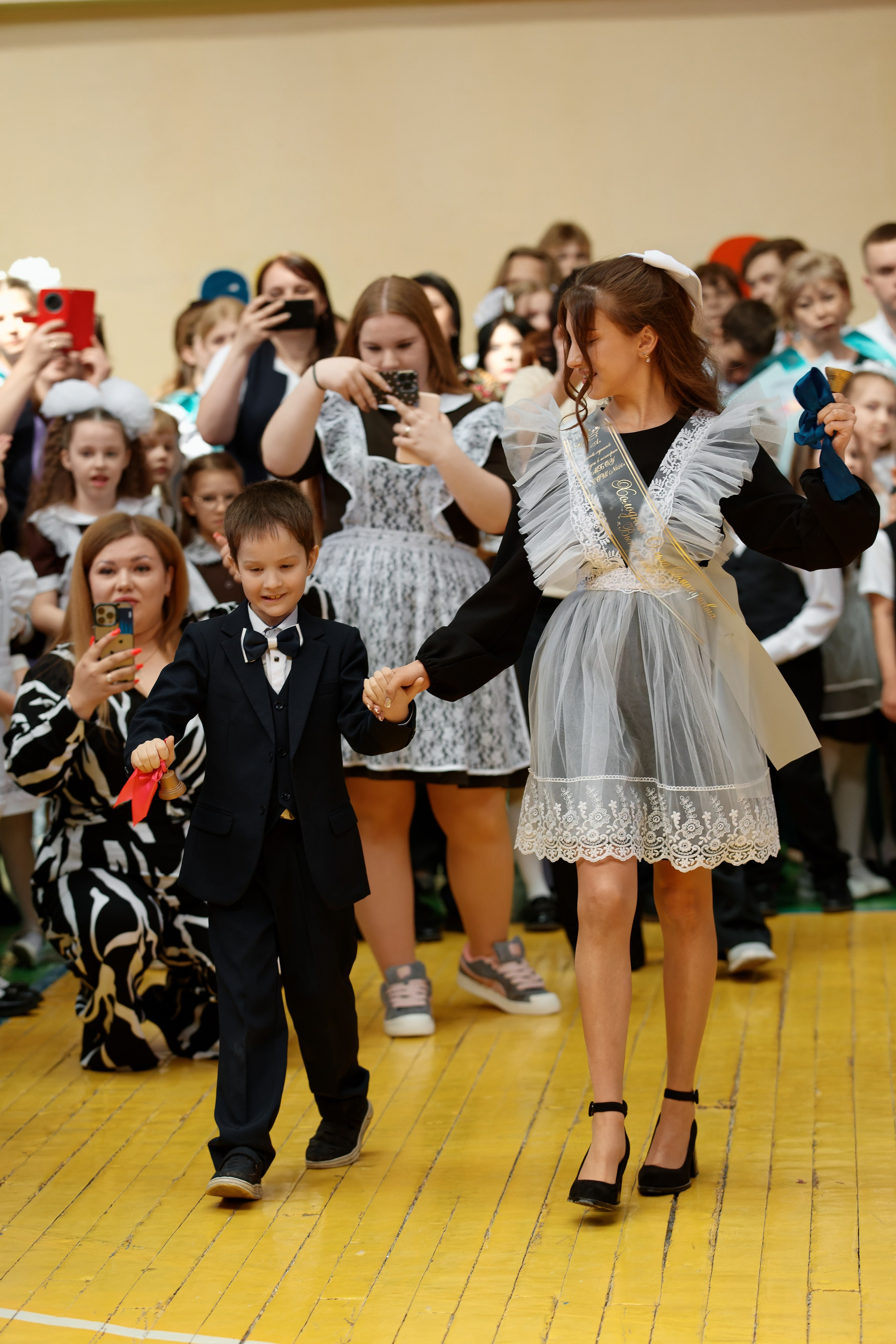 Последний звонок Школа № 42. Семейный фотограф — Макс Белогрудов