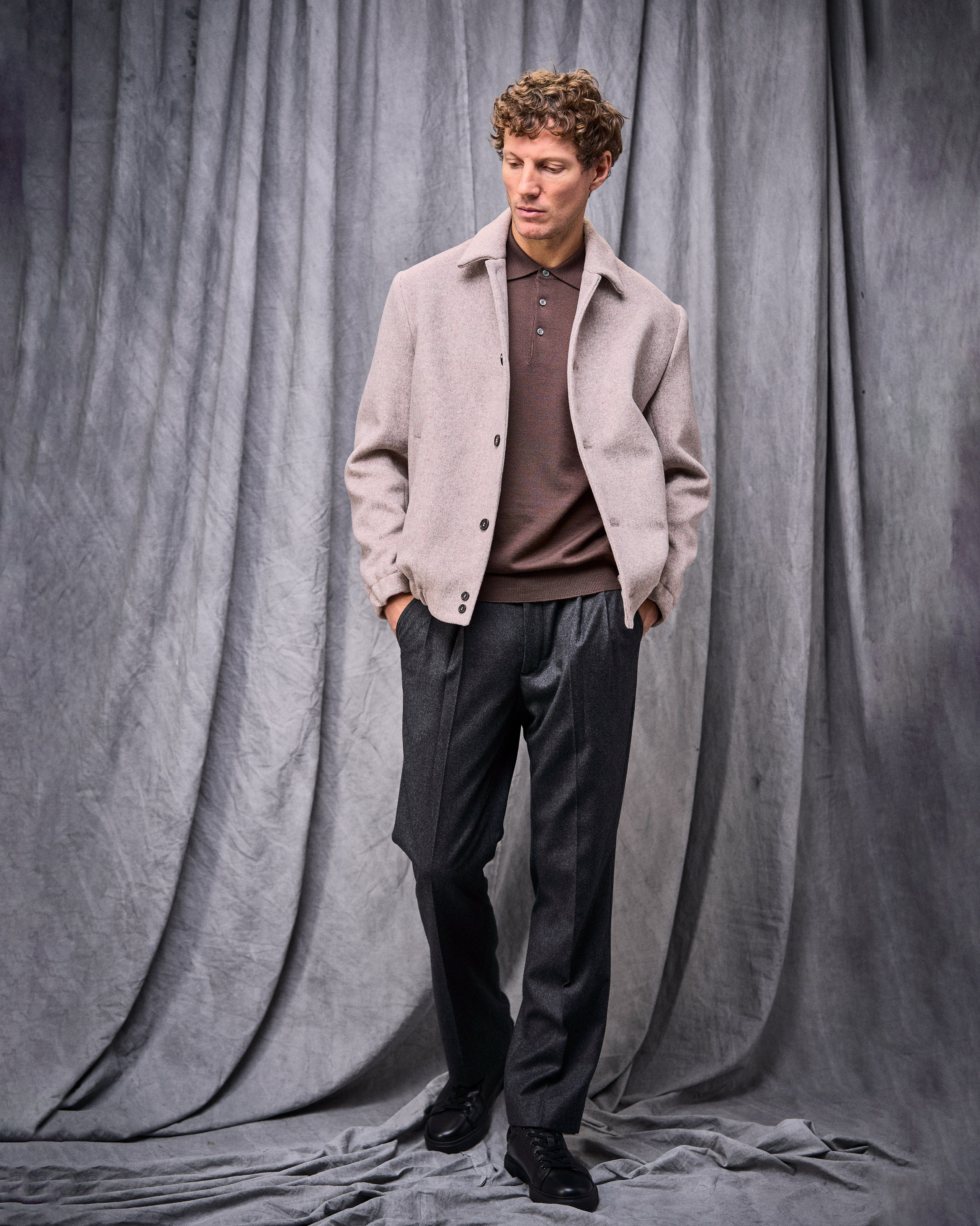 Каталожная съемка одежды в студии