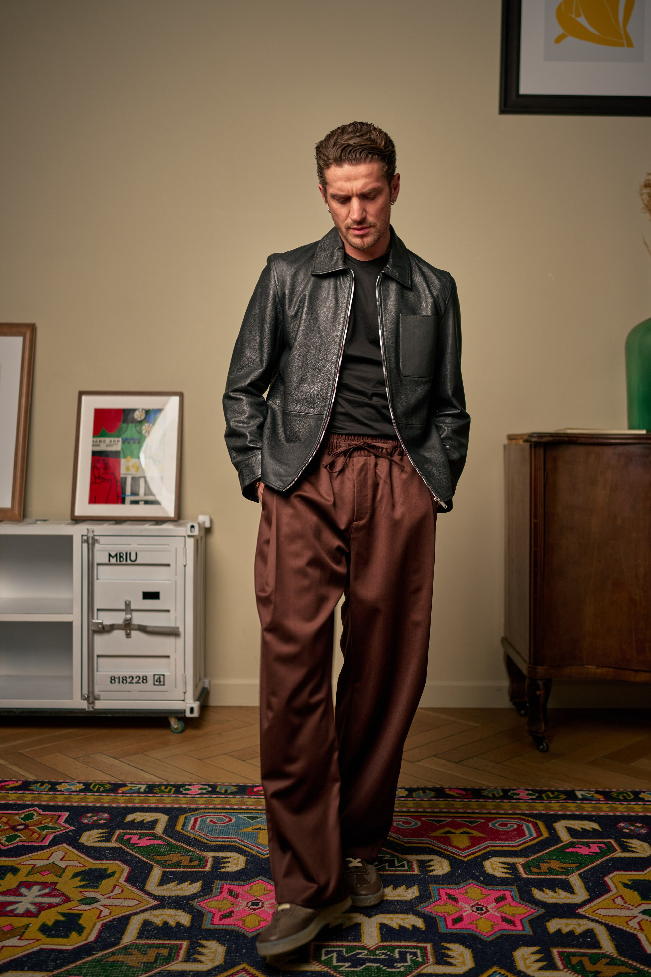 Каталожная съемка одежды в студии