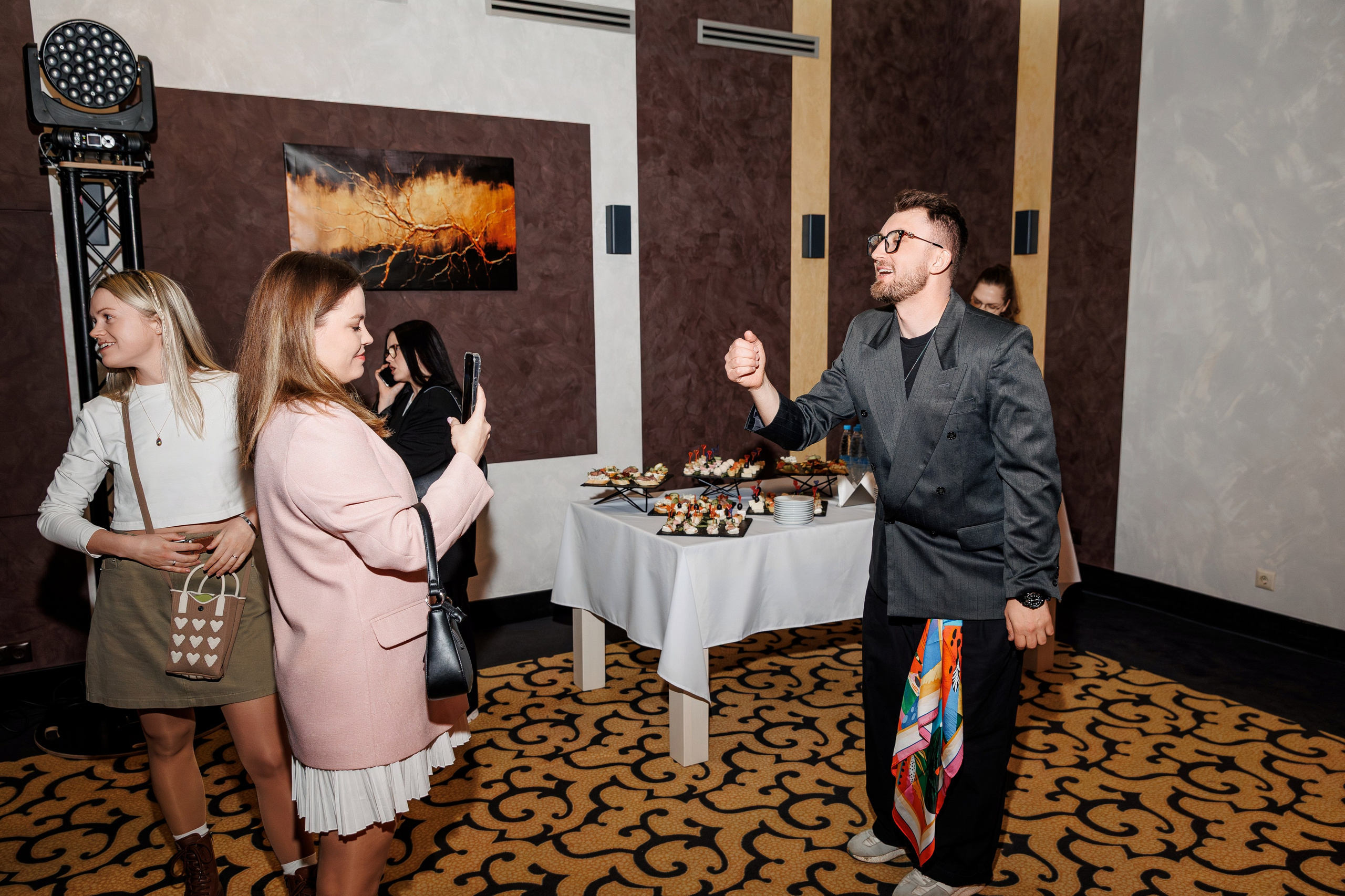 Creators. ILIAS BLACK — Фотограф свадеб и мероприятий в Минске и Беларуси