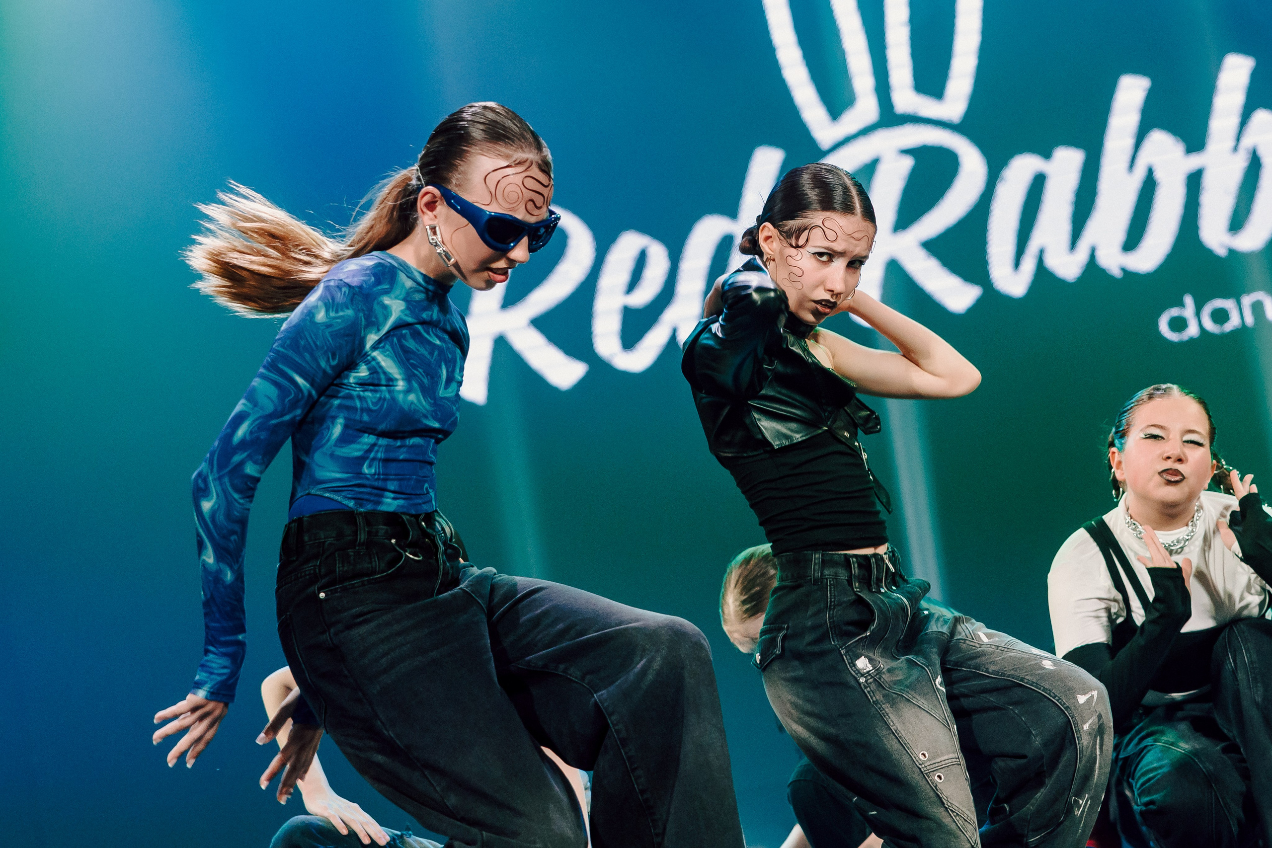 Отчётный концерт танцевальной школы «Red Rabbits» 2025. Лёшка Варзегов — фотограф