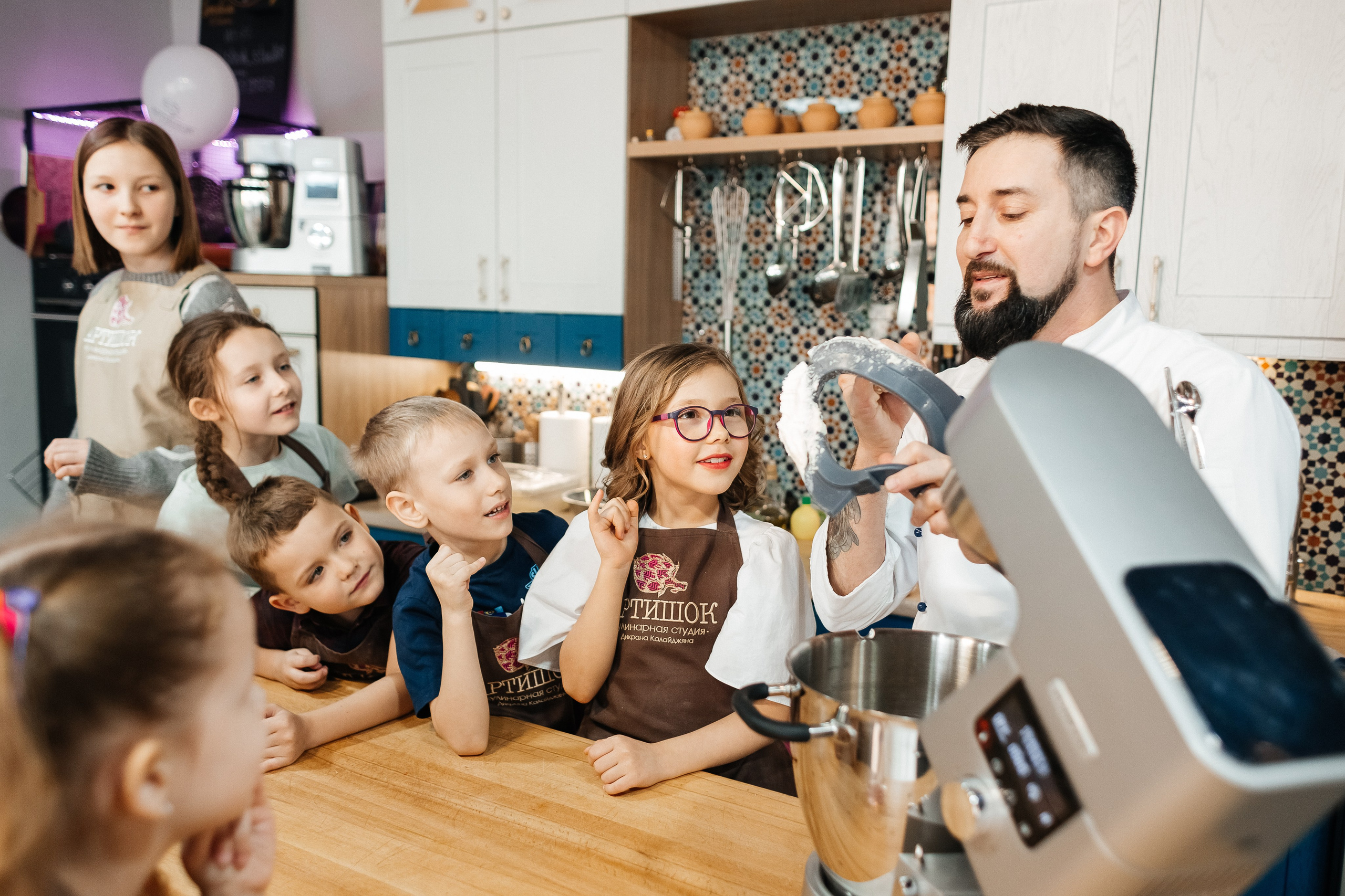 Детский мастер-класс в «АРТиШОК». Фотограф Кемерово | Сергей
