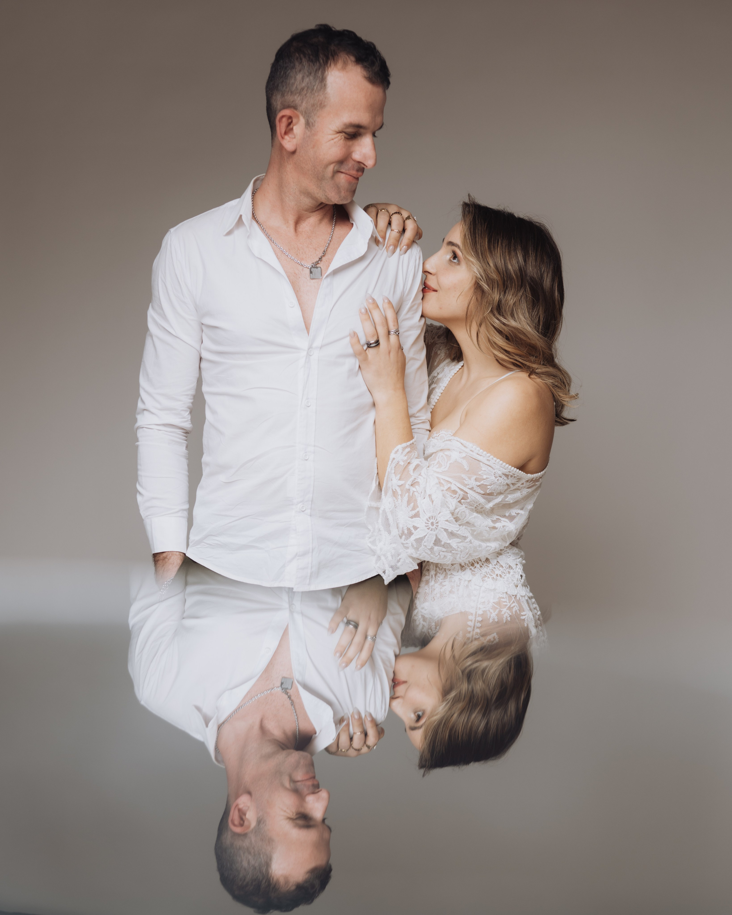 ANA and NELSON. Studio. Anastasiia Antoniuk portrait, family and couple photographer, Portugal