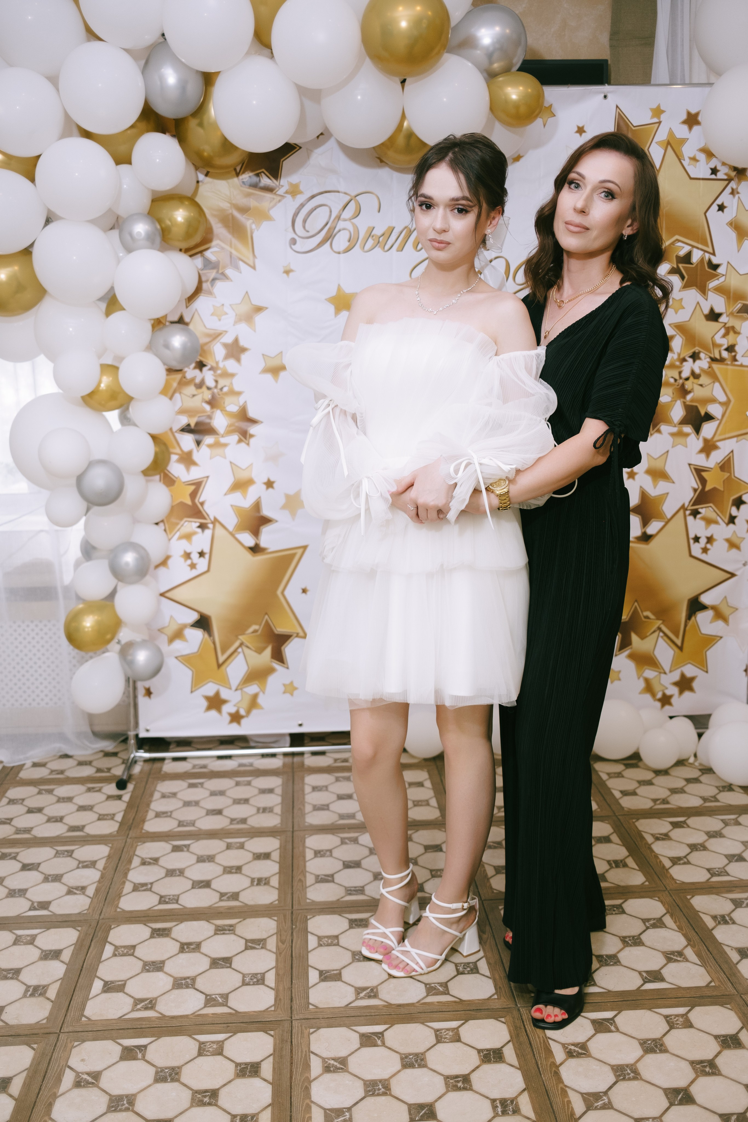 Выпускной школа 33. Свадебный и репортажной фотограф Денис Ожигин в Краснодаре и Краснодарском крае