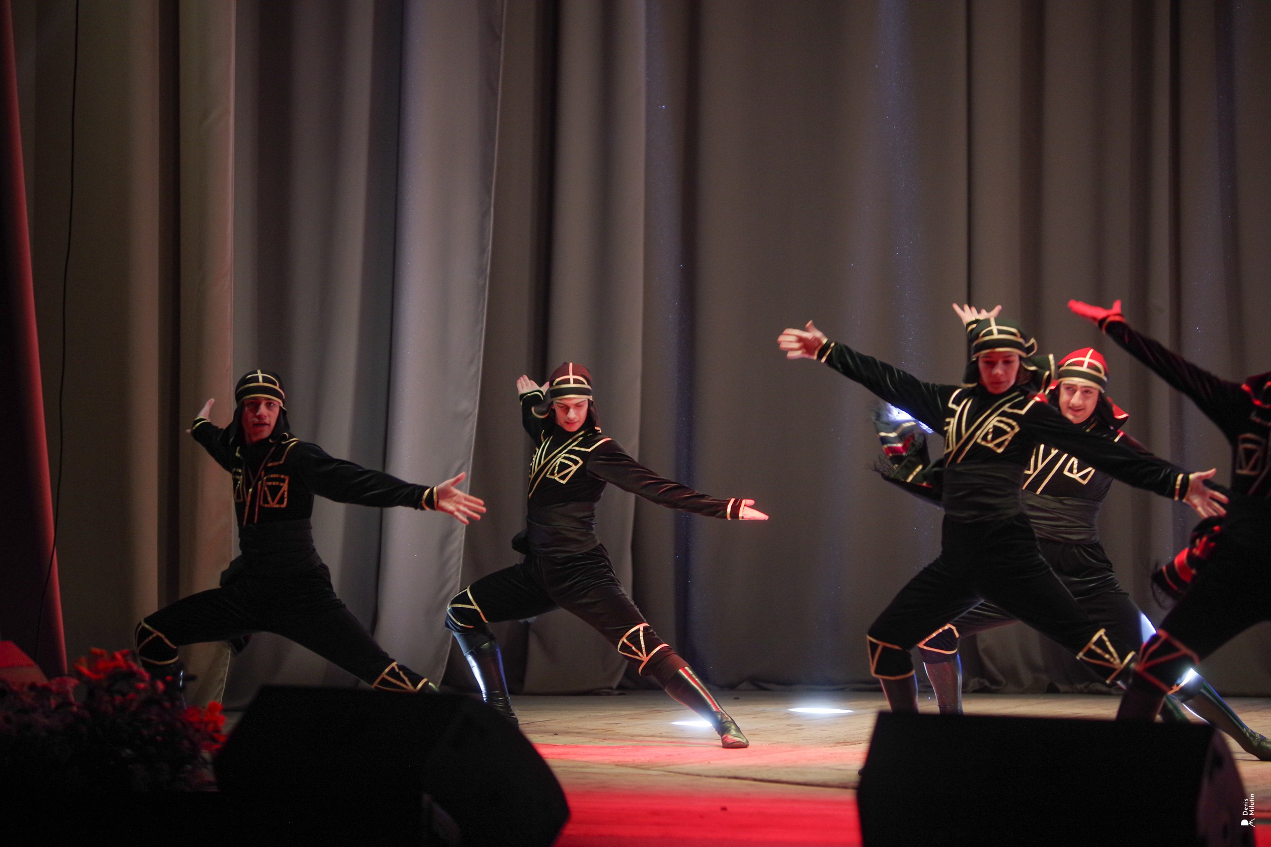 Танцы в Хоби. Портретный фотограф Денис Милютин