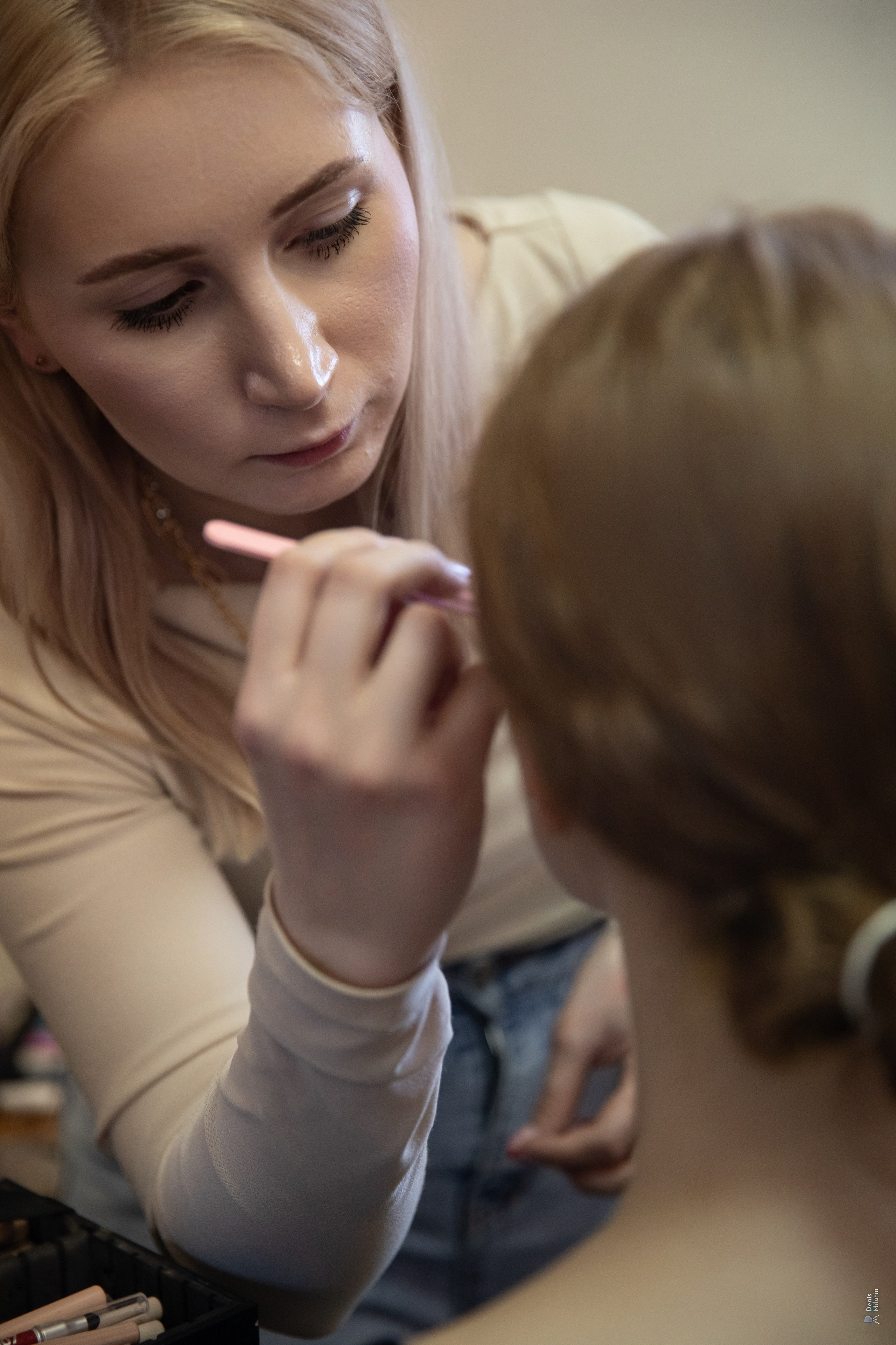 Онежская маска https://denismilutin.wfolio.pro/disk/onezhskaya-maska-petrozavodsk-28zxjw. Портретный фотограф Денис Милютин