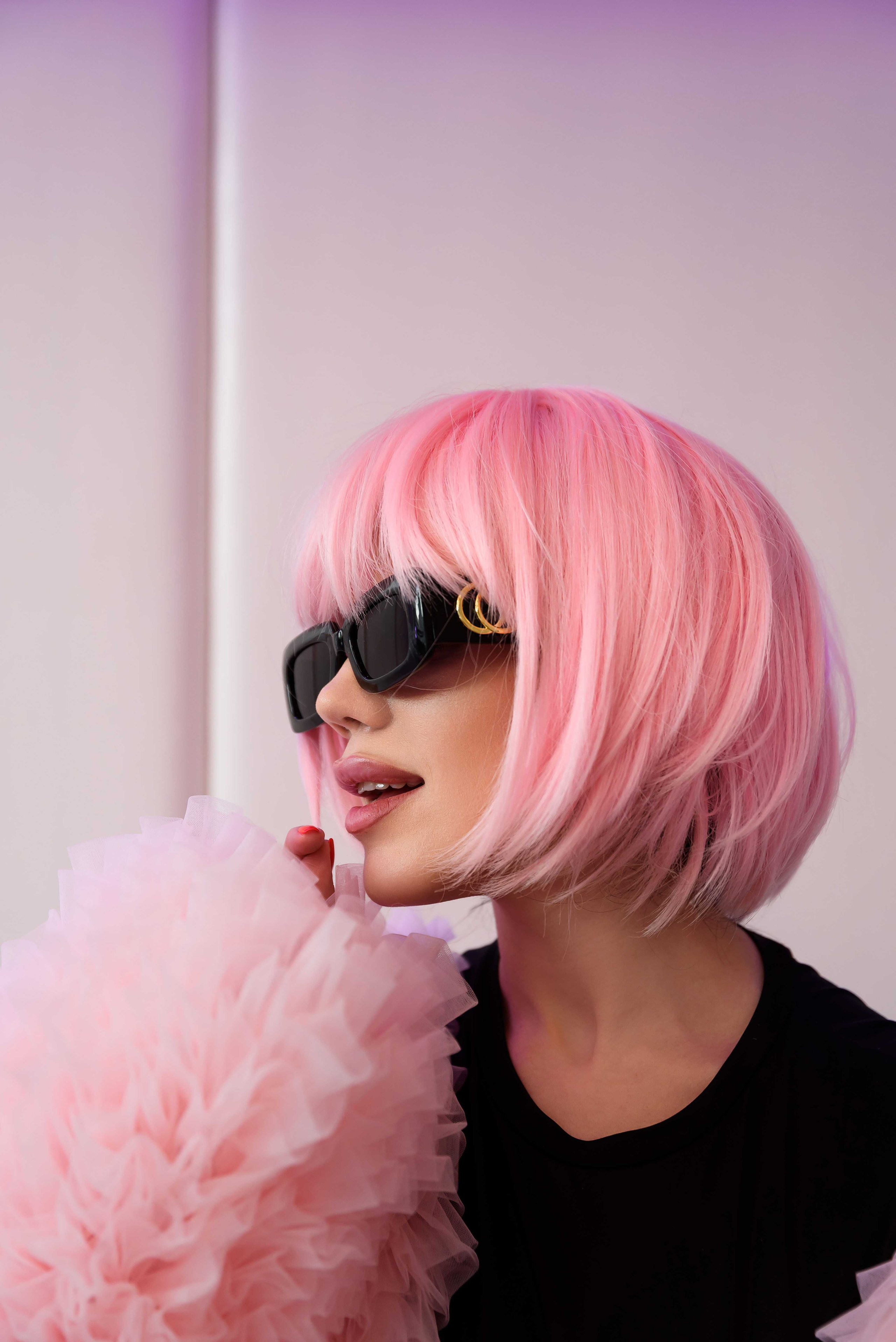 девушка в розовом парике фото томск