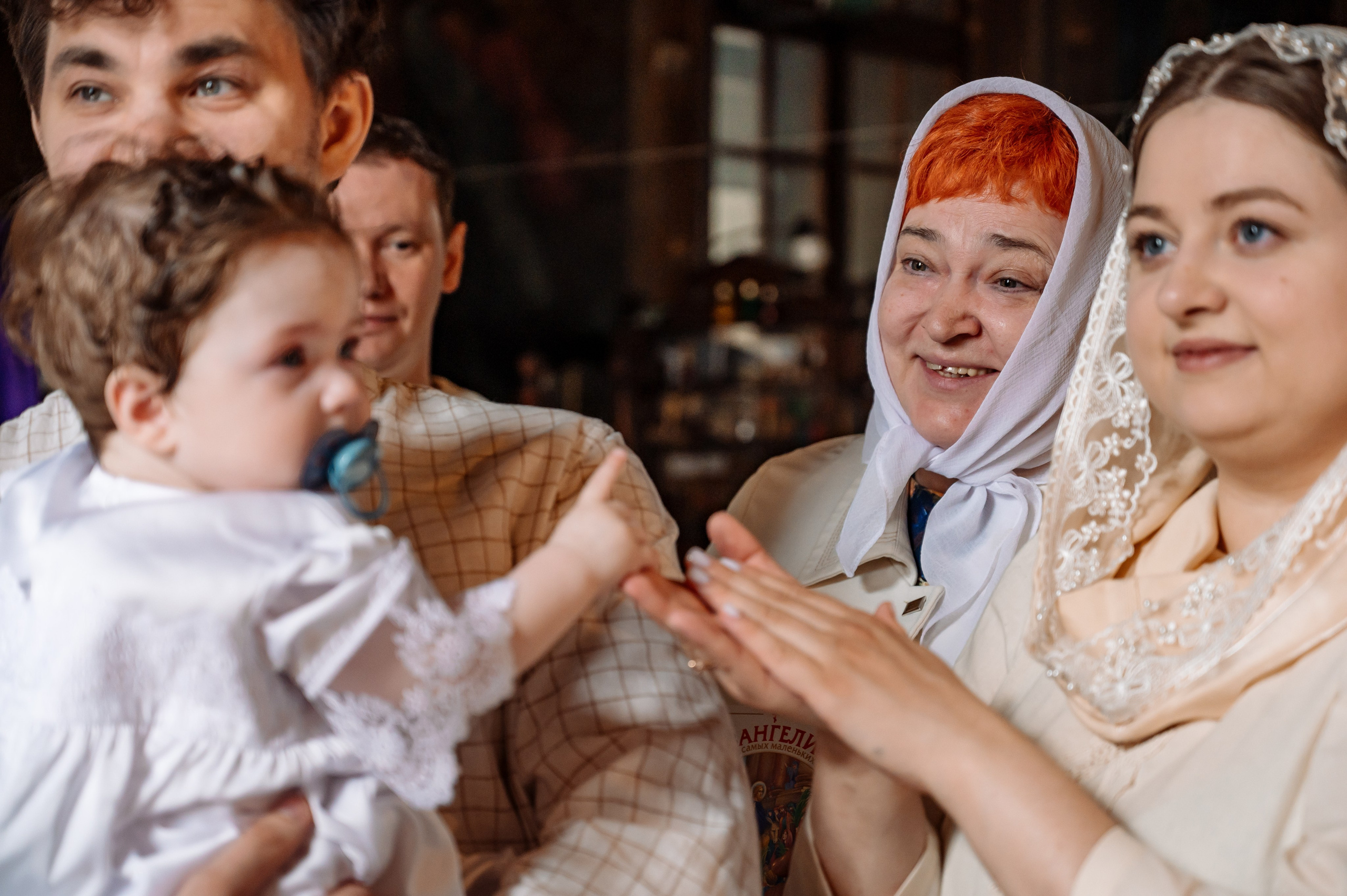 Фотосъёмка крещения. Анастасия Петрович фотограф, фотокорреспондент в Москве и Санкт-Петербурге. Фотосъёмка репортажа, мероприятия, корпоративная съёмка, контент