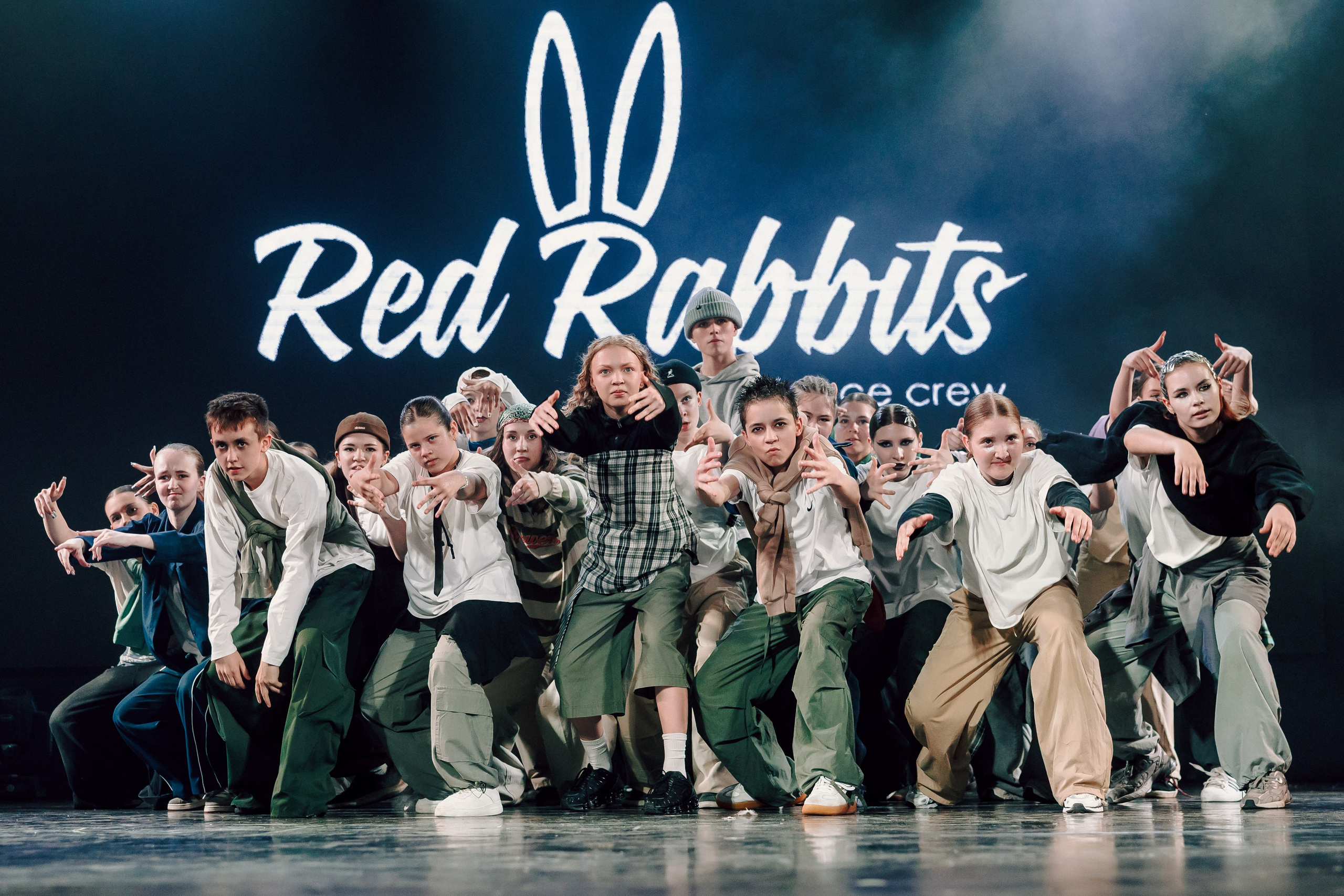 Отчётный концерт танцевальной школы «Red Rabbits» 2025. Лёшка Варзегов — фотограф