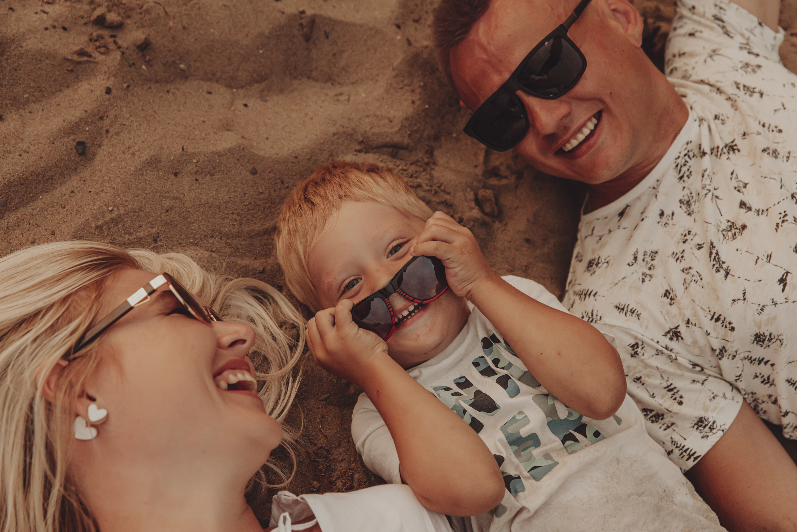 Летняя прогулка по берегу. Женский и семейный фотограф в Санкт- Петербурге Элина Сухарина