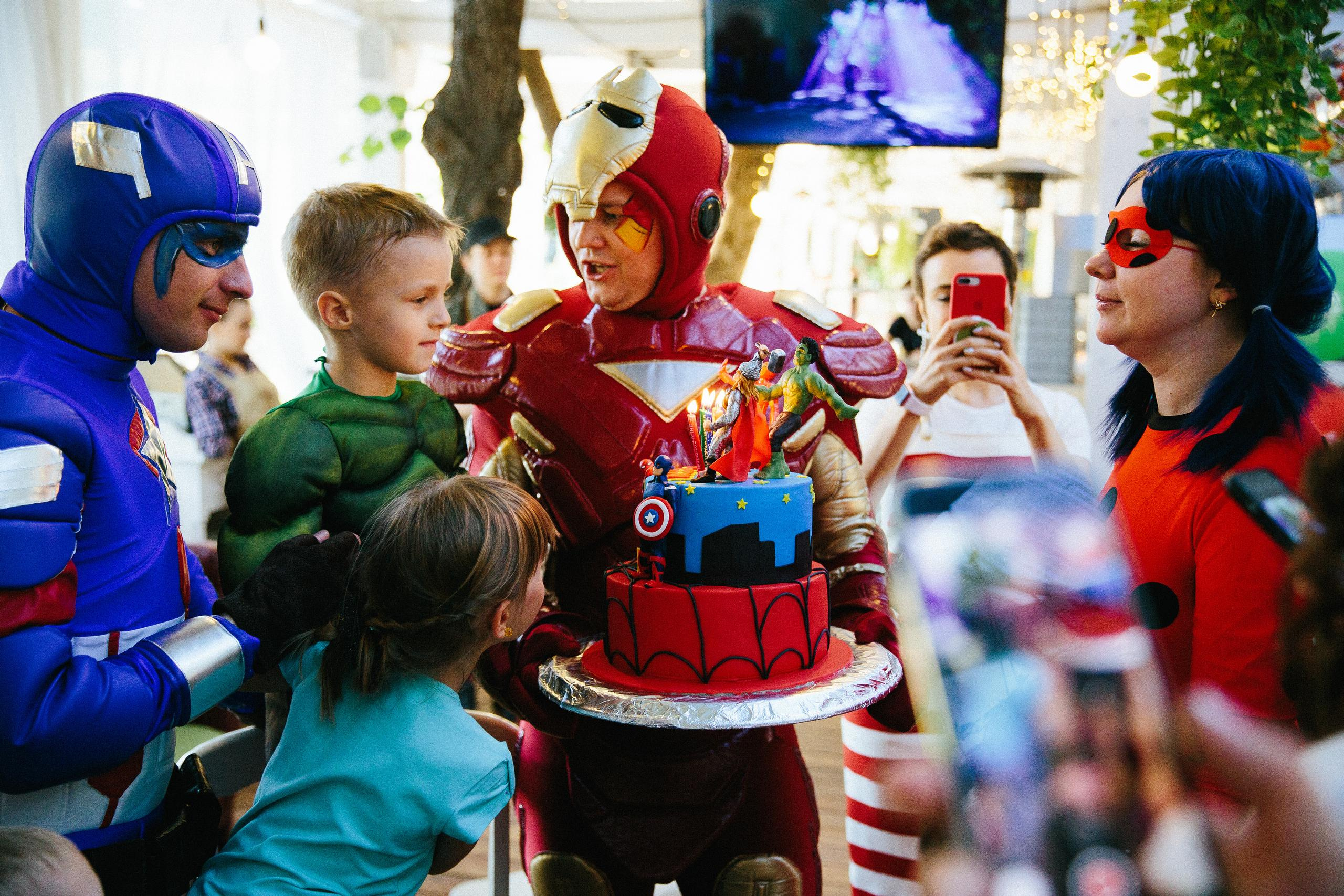 Ваня и Халк. 6 лет. Александр Чернин. Семейный и событийный фотограф