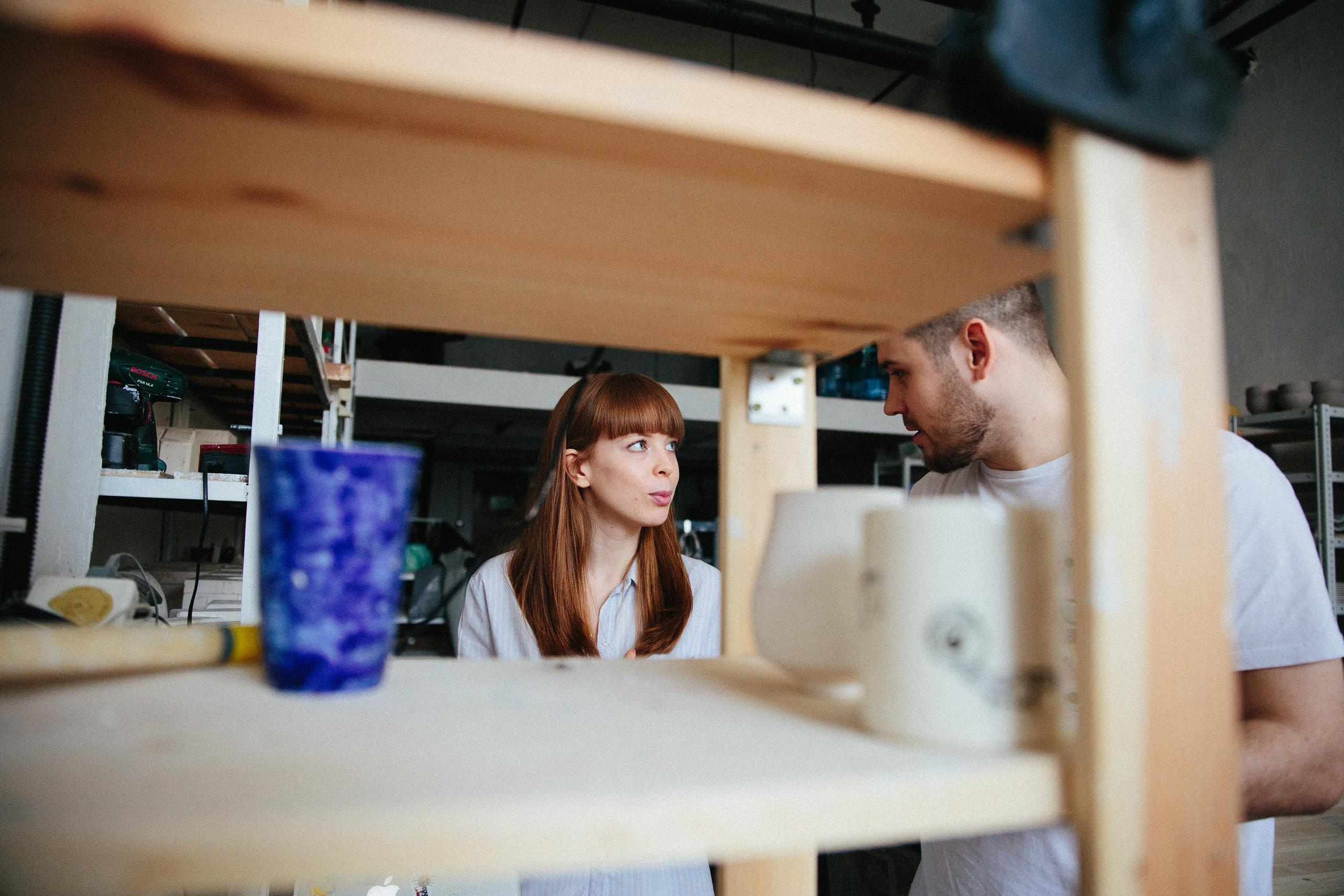 Вера и Илья. Тематическая фотосессия с изготовлением посуды из глины. Александр Чернин. Семейный и событийный фотограф