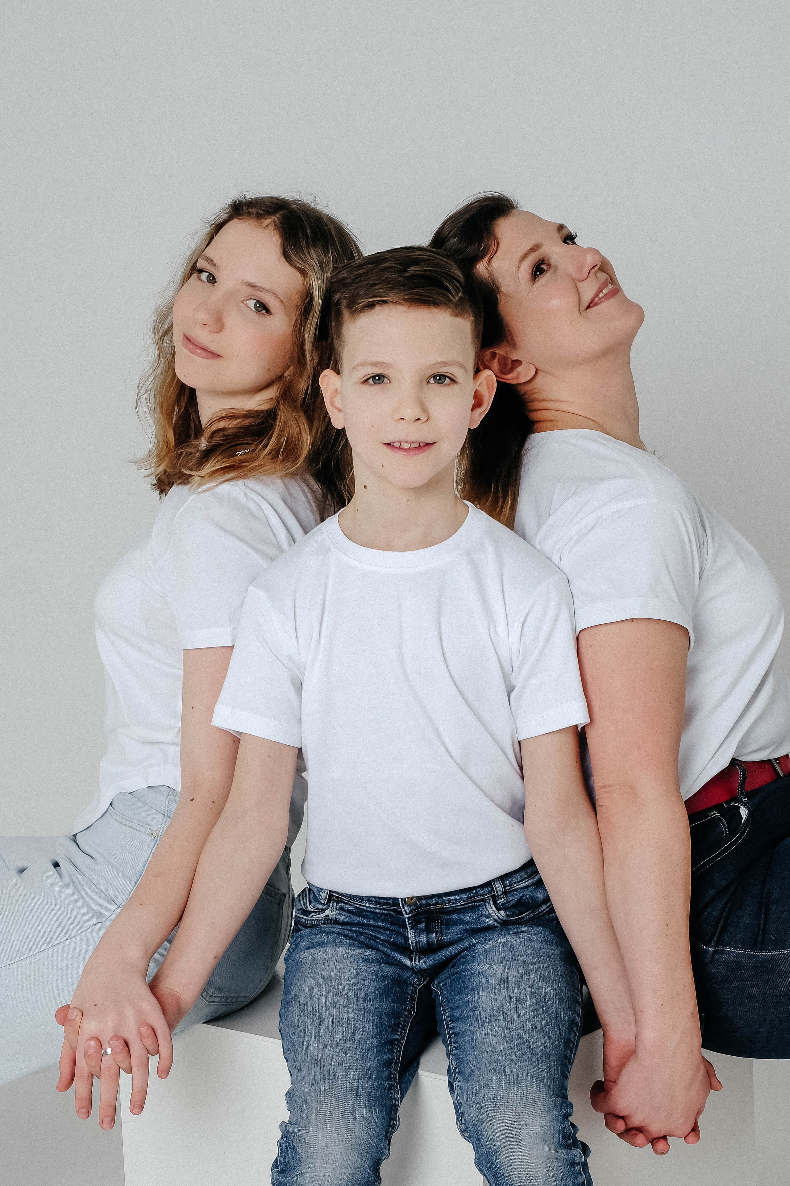 Мама с детками на циклораме. Главная