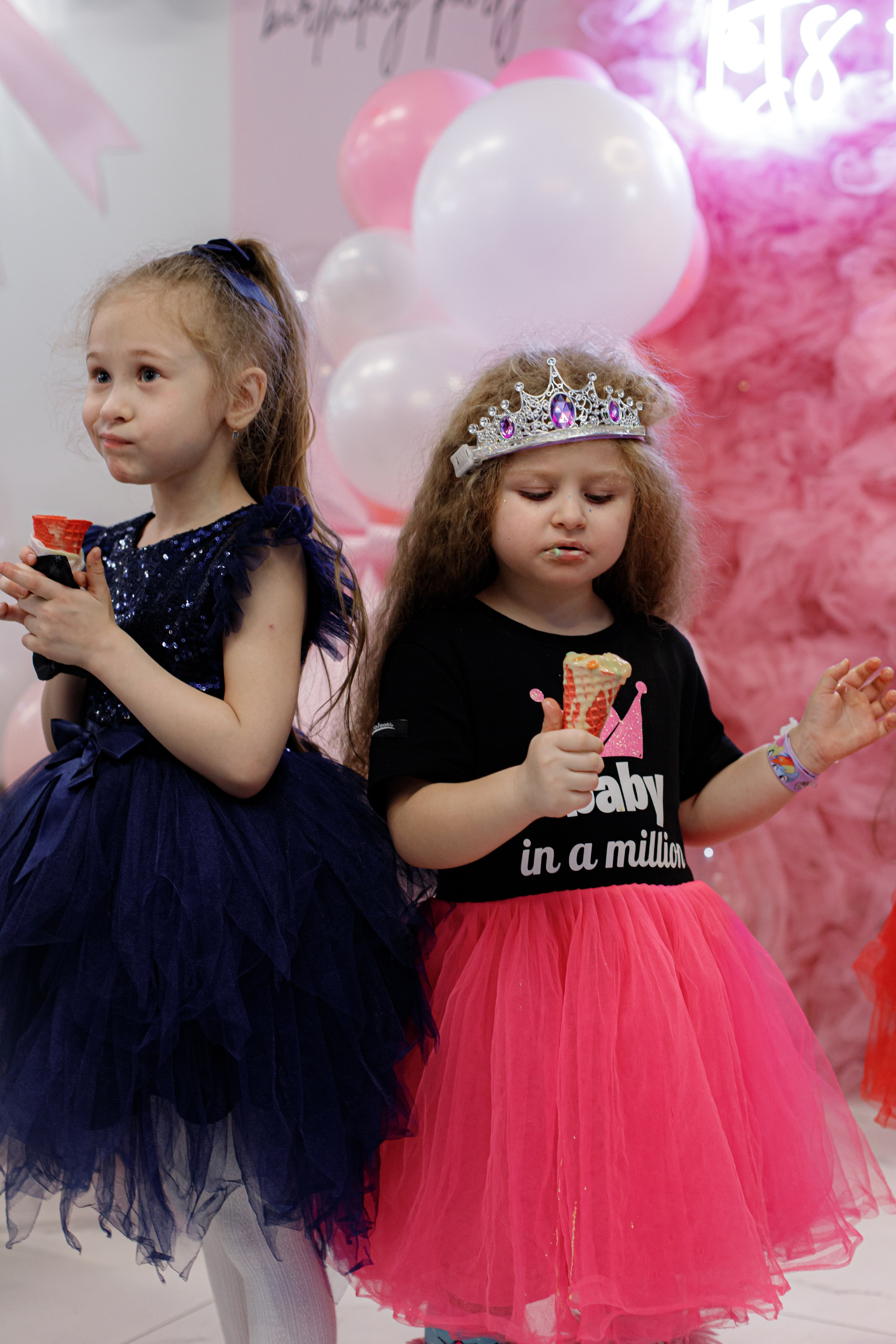 ASIA'S BIRTHDAY PARTY. Photokarish