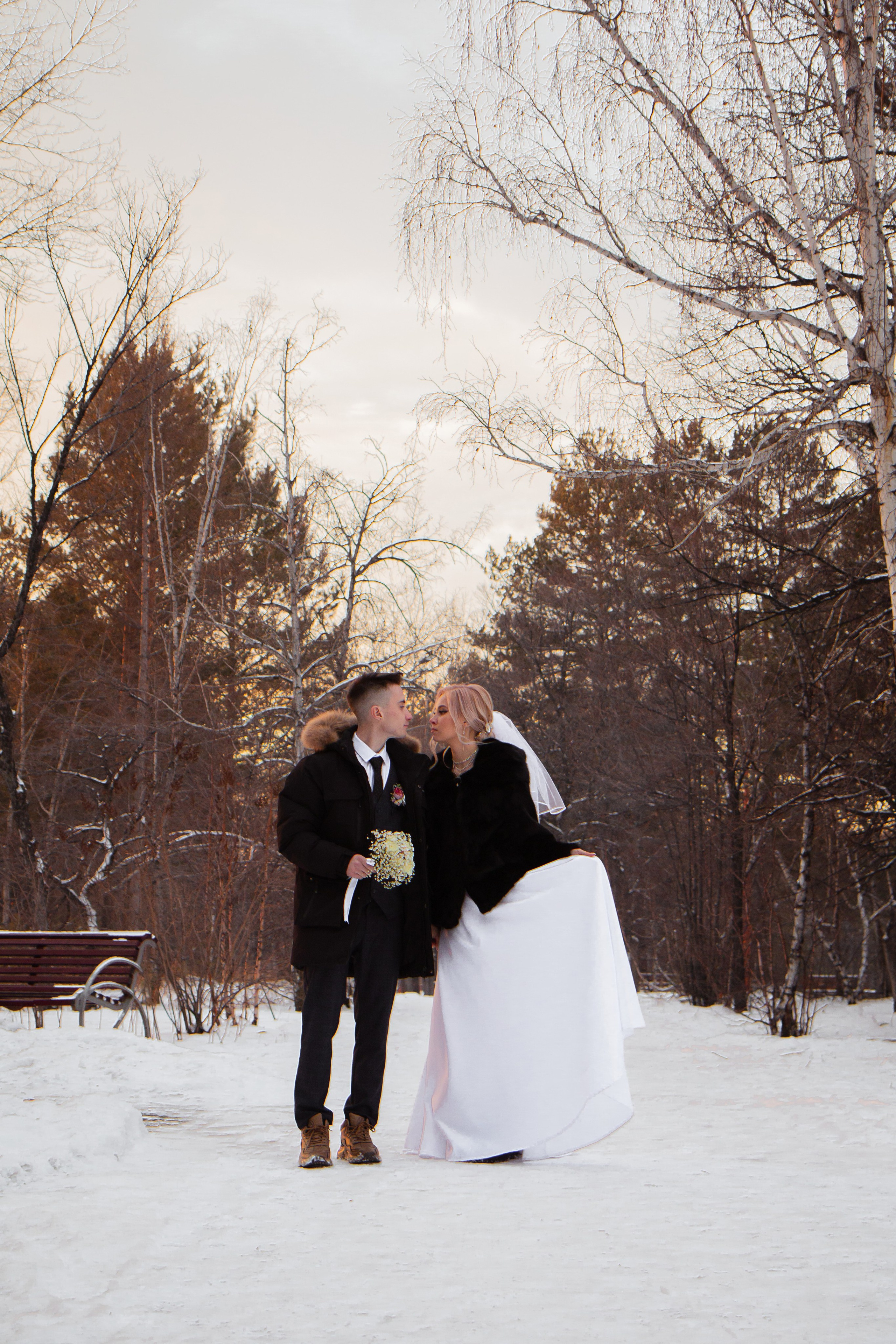 Свадебная фотосессия в Шелехове. Фотограф в Шелехове, лучшие выпускные альбомы в Шелехове