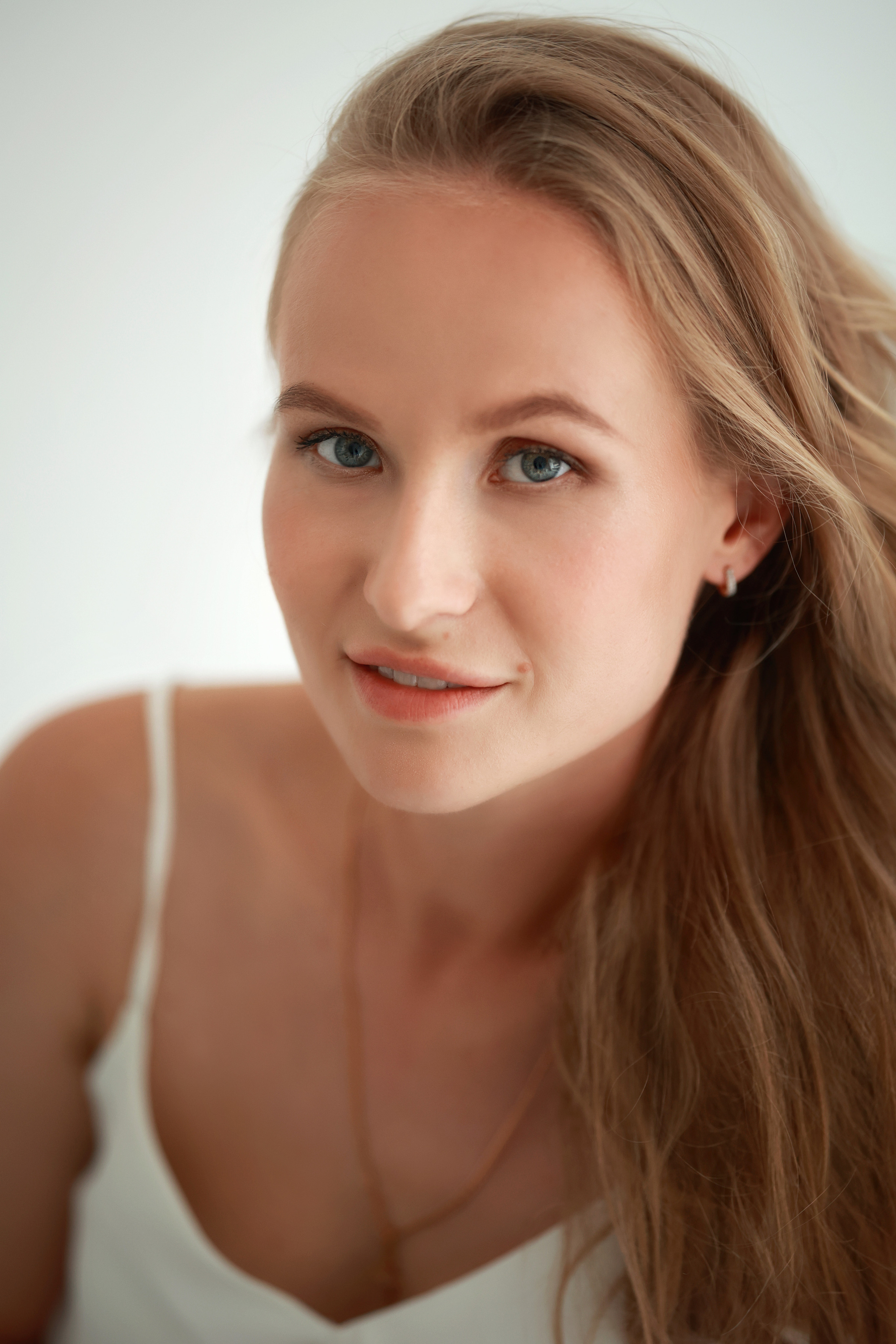 Съемка женского портрета в фотостудии Roomlight. Семейный и детский фотограф в Перми Мария Карабатова