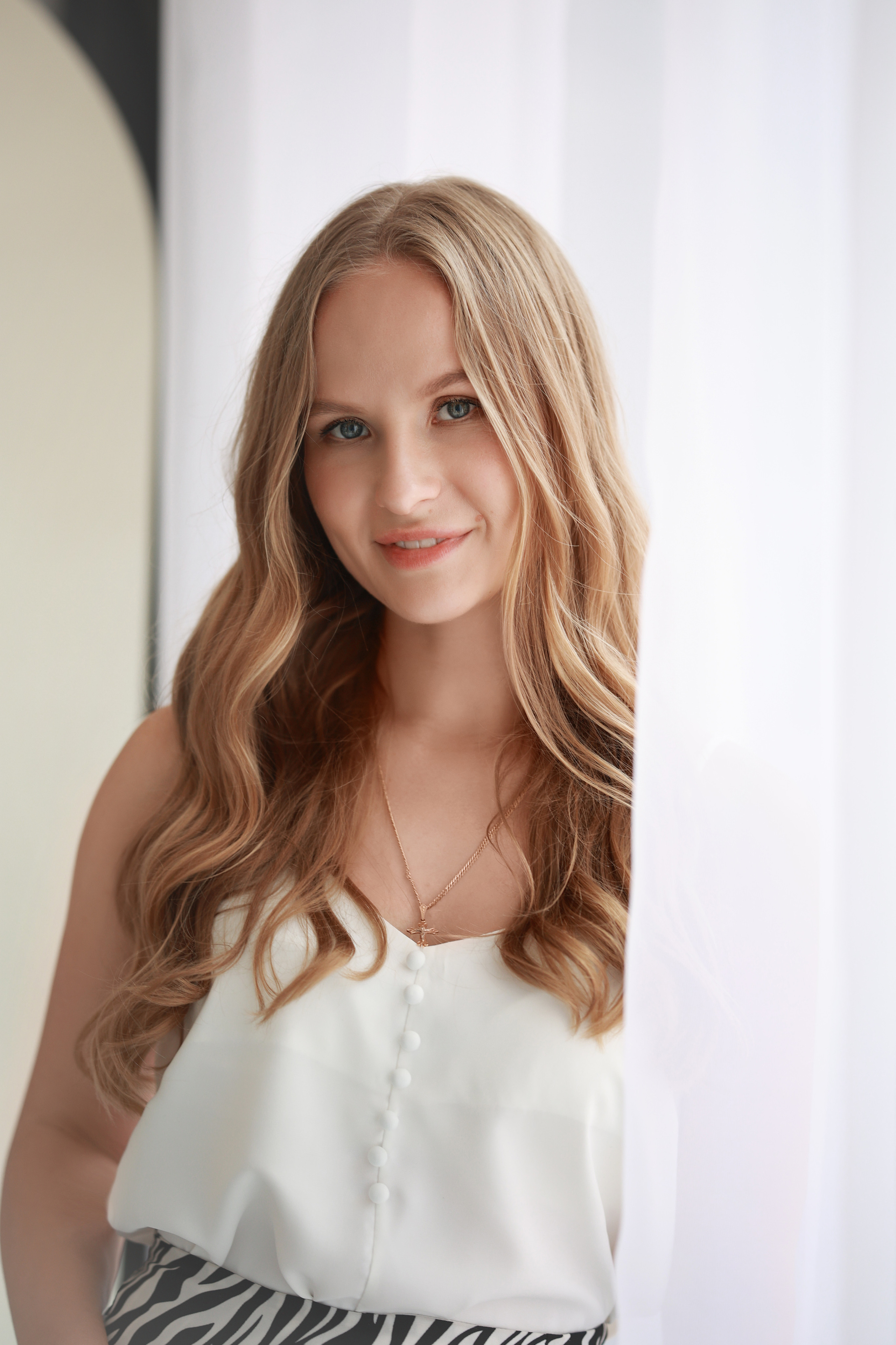 Съемка женского портрета в фотостудии Roomlight. Семейный и детский фотограф в Перми Мария Карабатова