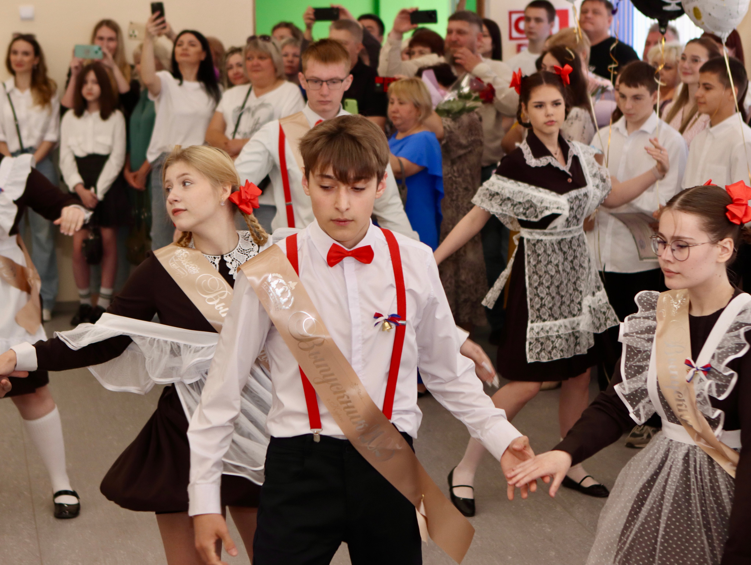 Школьный выпускной. Фотограф в Курске Смирнов Евгений