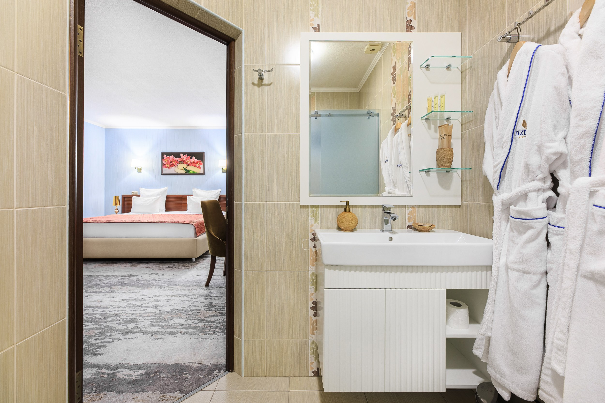 Отель «Тиздар». Профессиональная фотосъёмка интерьеров, предметная фотосессия еды для меню г. Анапа