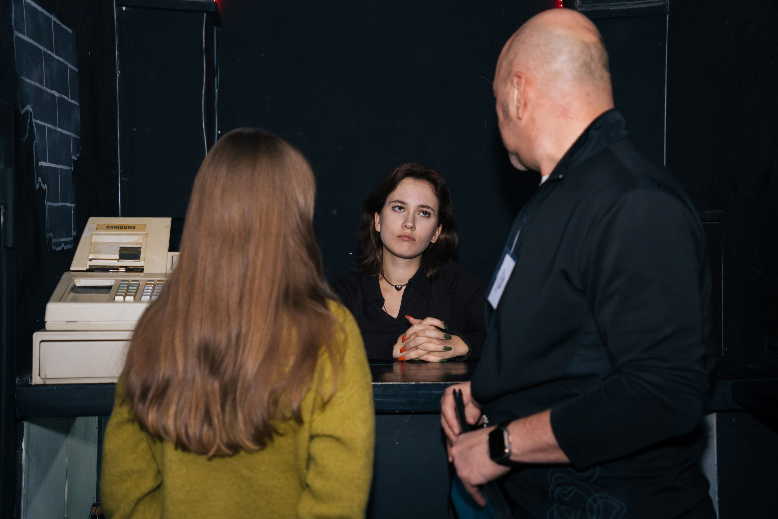 Квесты и праздники в Нелогике. Фотограф в Москве. Индивидуальные и парные съёмки, мероприятия, промо-съёмки для артистов