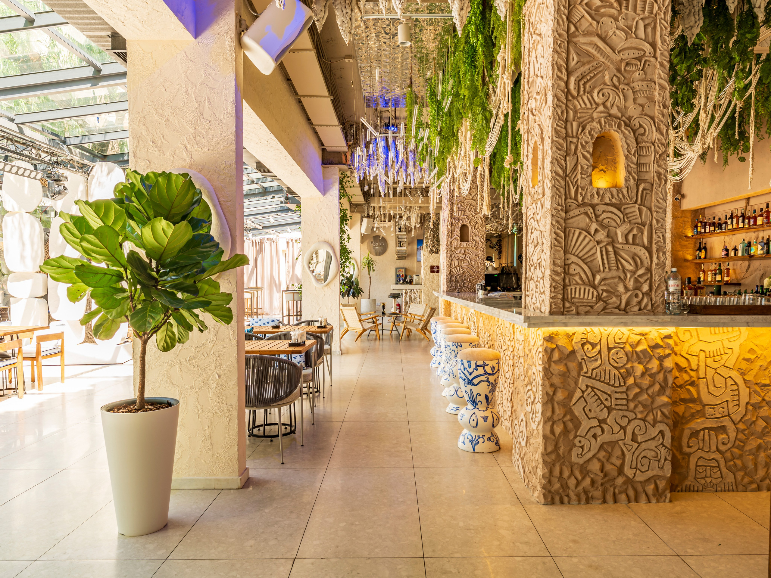 Eden Pool&Bar, съемка бассейна в июле 2026 года. Интерьерный фотограф Алматы