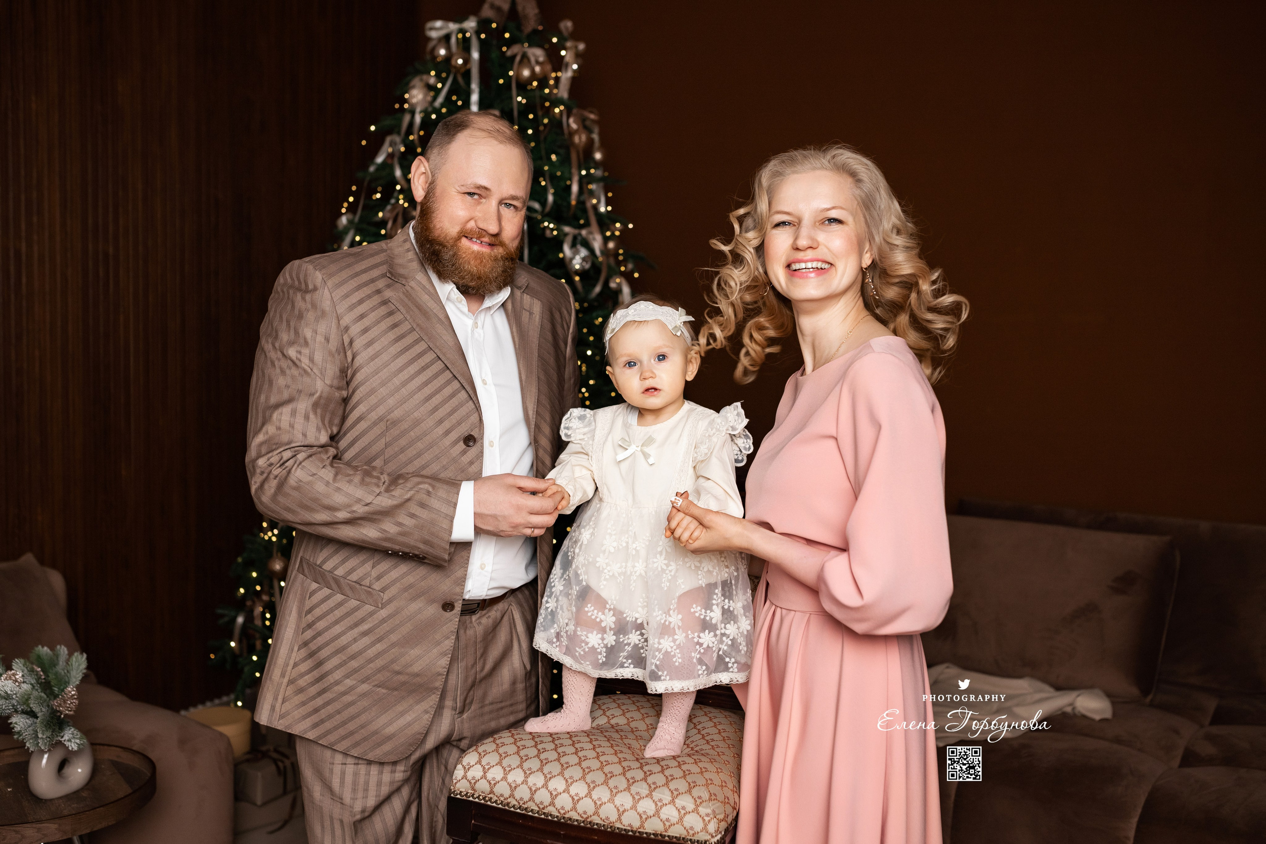 Семья Светланы. Студия Prestig Декабрь 2024. Фотограф Пермь. Свадьбы. Семья и дети, школа, д. сад. Фотокниги